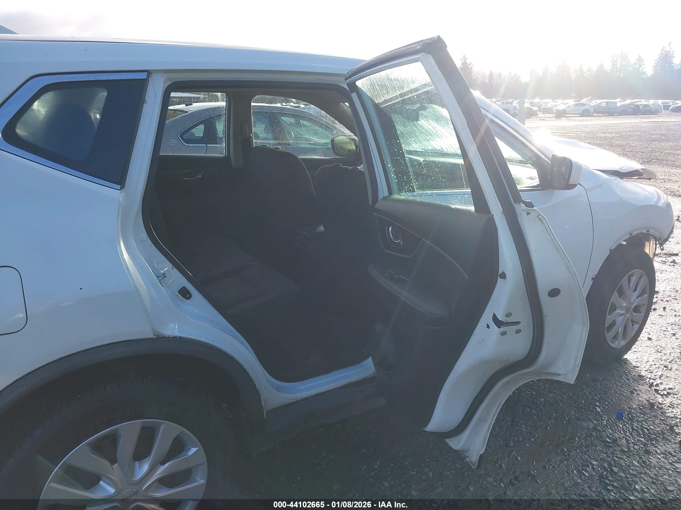 NISSAN ROGUE image 8