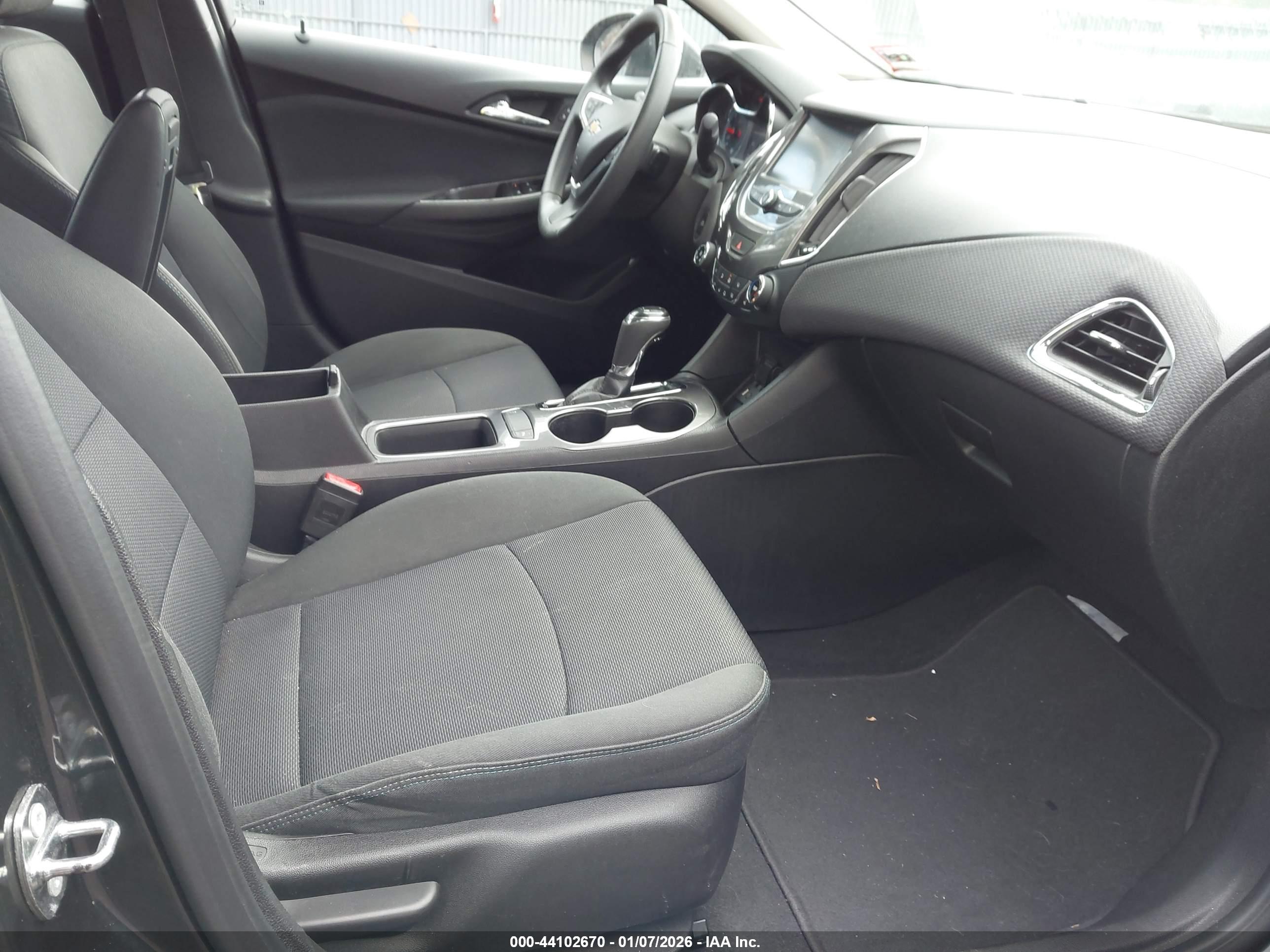 CHEVROLET CRUZE image 5