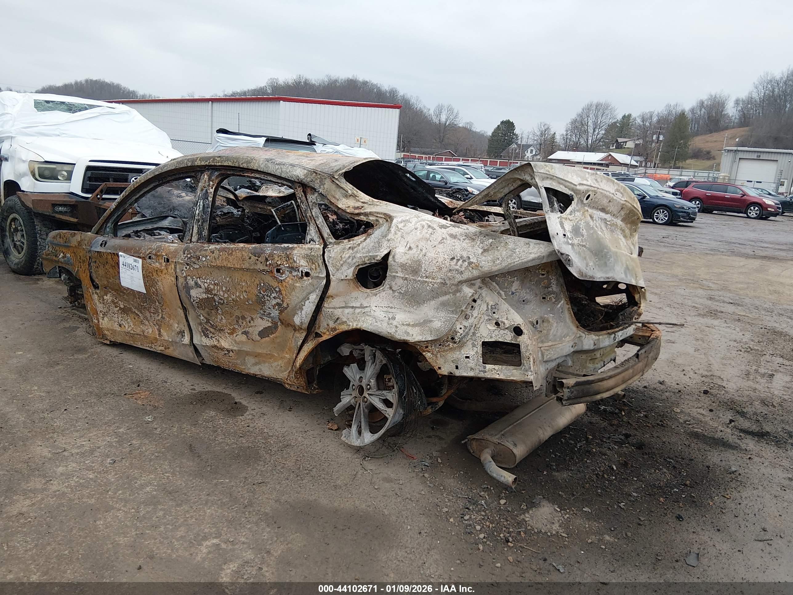FORD FUSION image 3