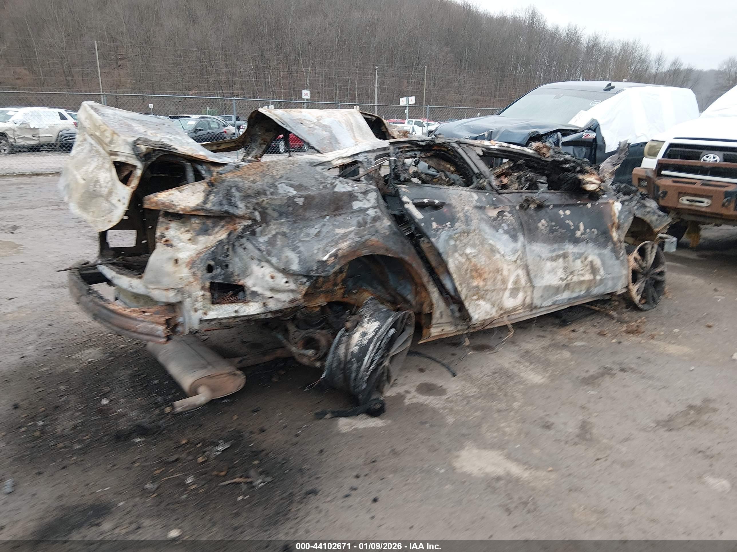 FORD FUSION image 4