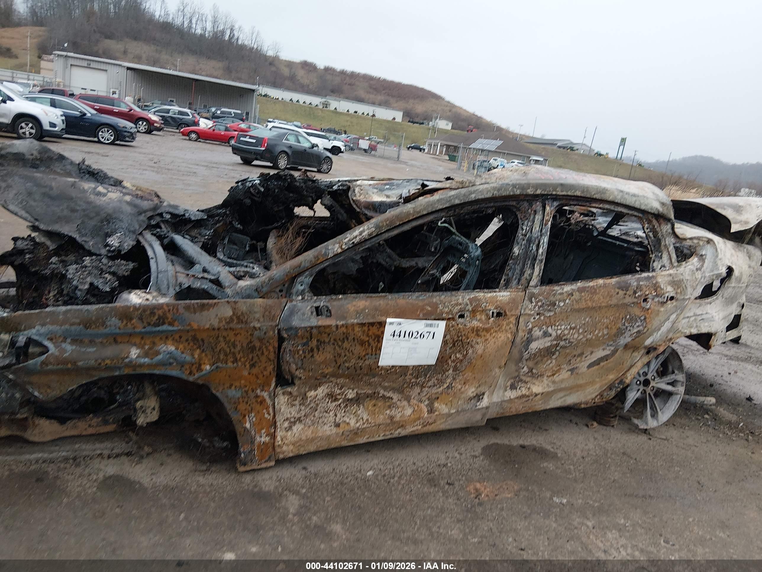 FORD FUSION image 6