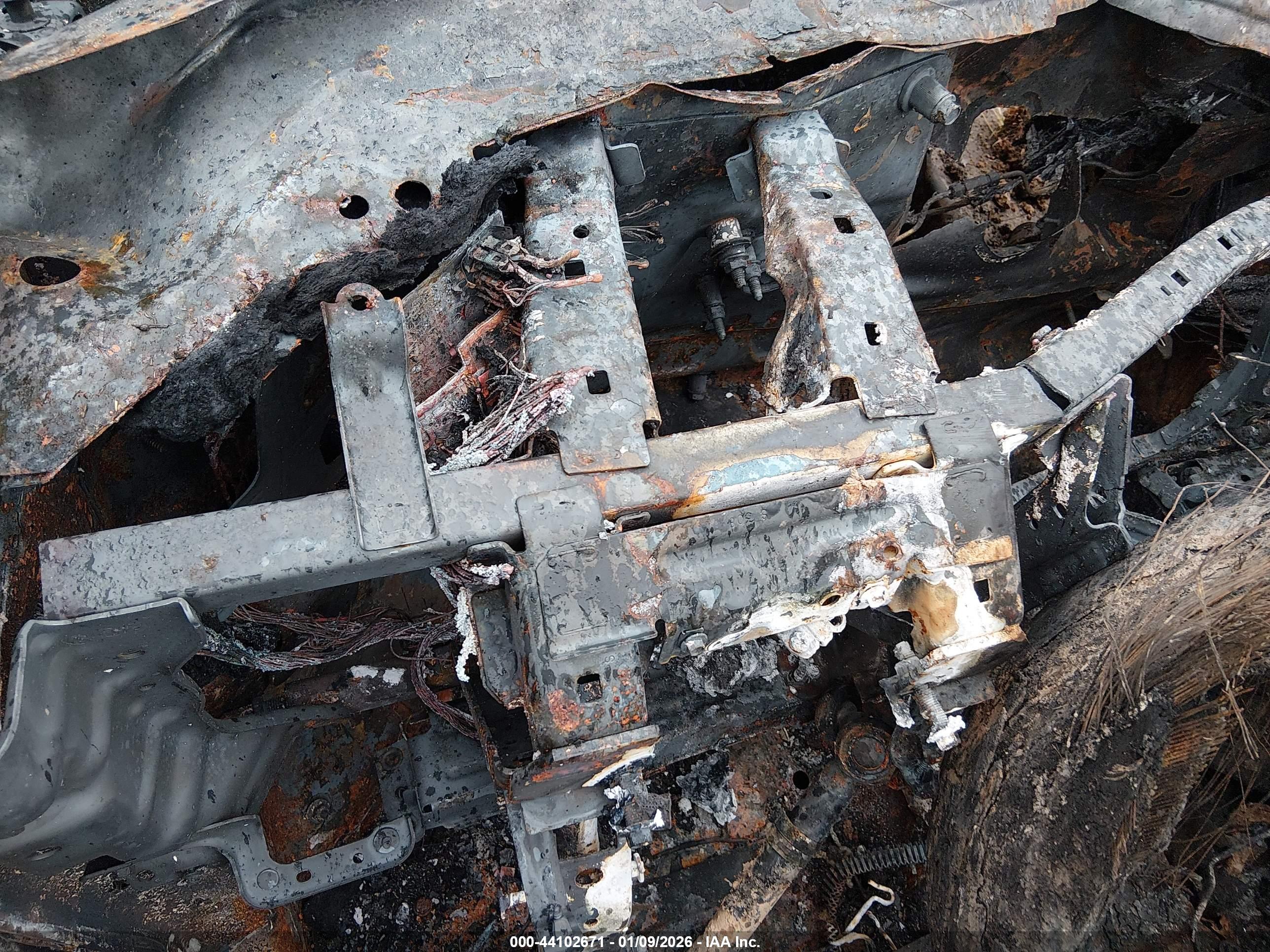 FORD FUSION image 7