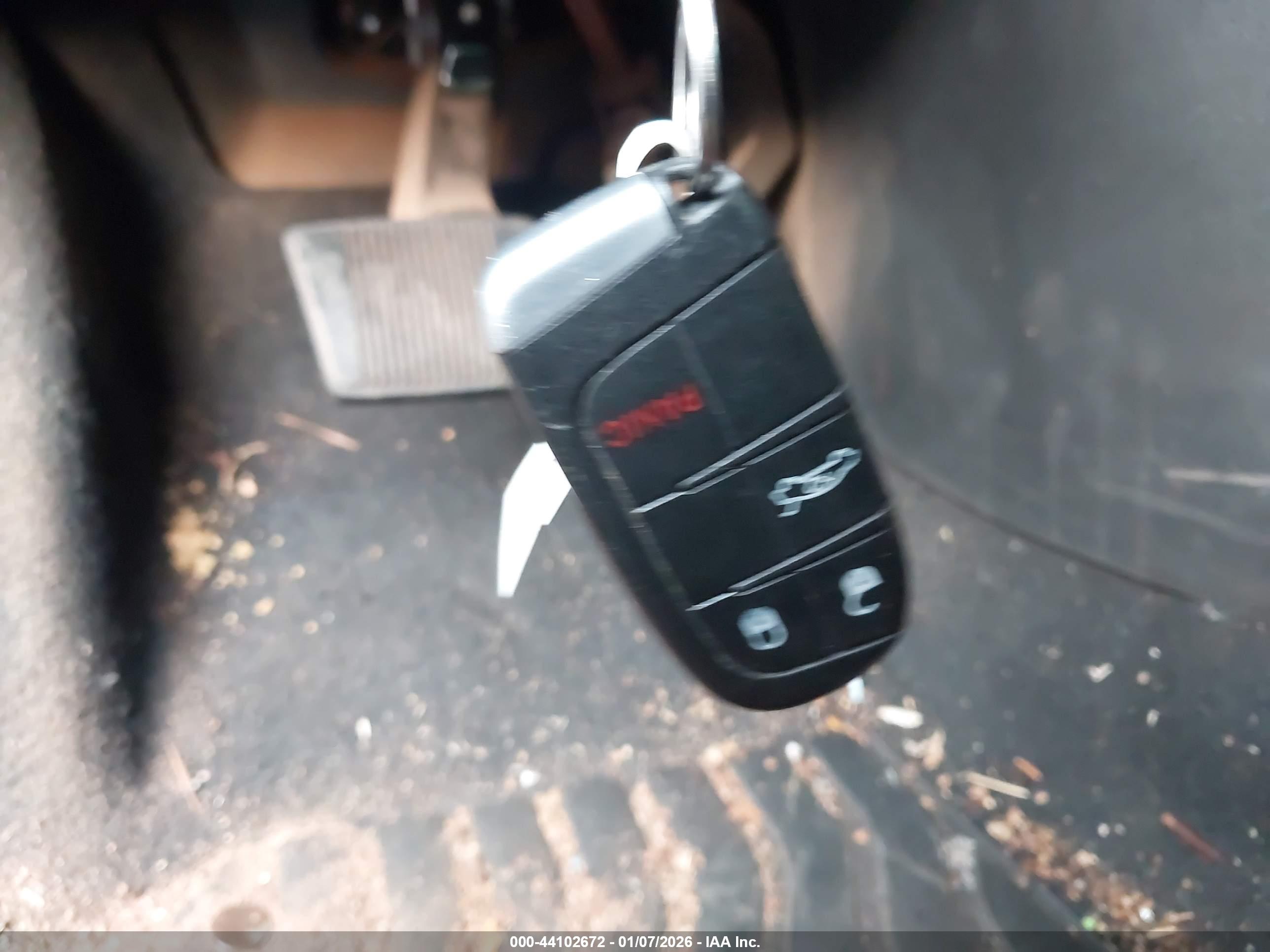CHRYSLER 200 image 11