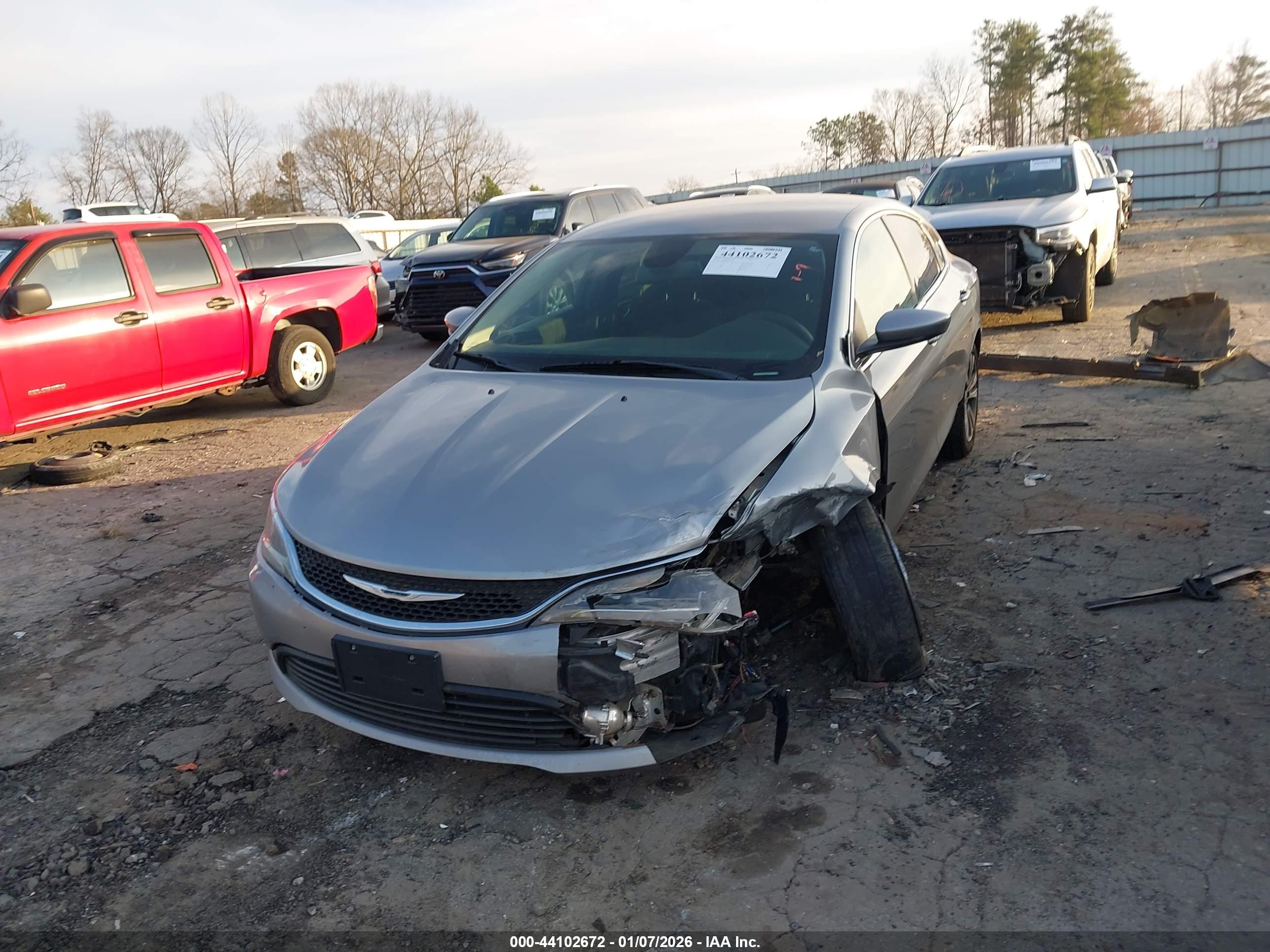 CHRYSLER 200 image 2