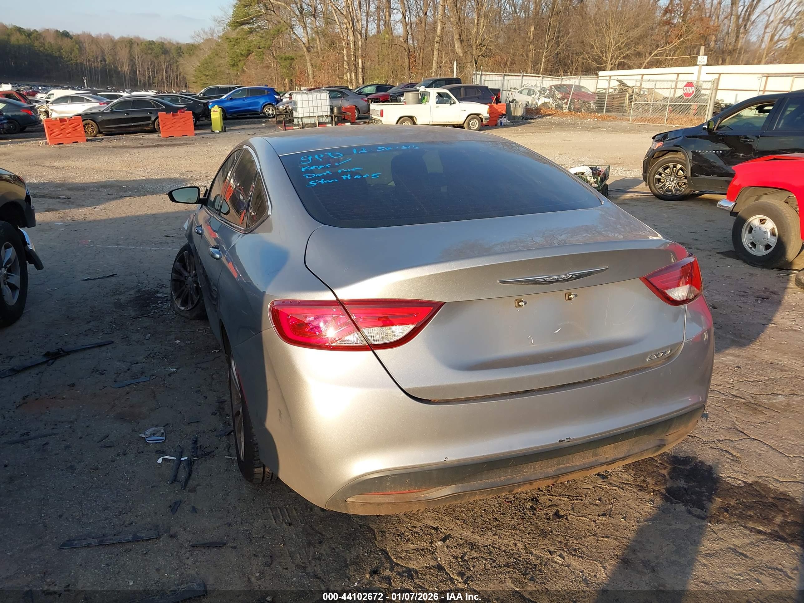CHRYSLER 200 image 3