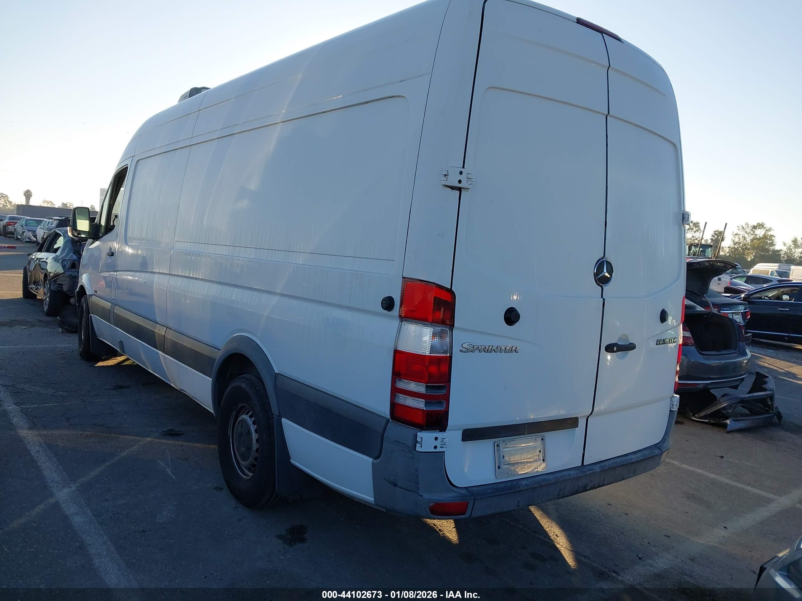MERCEDES-BENZ SPRINTER image 3