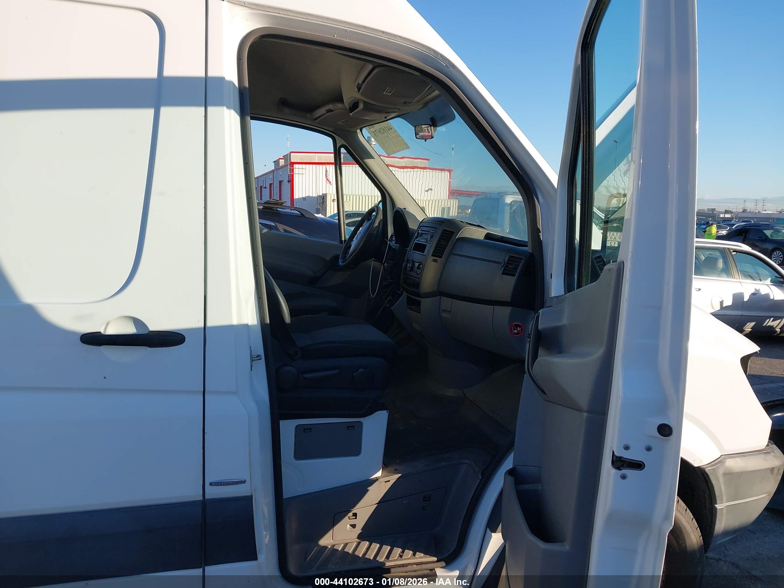 MERCEDES-BENZ SPRINTER image 5