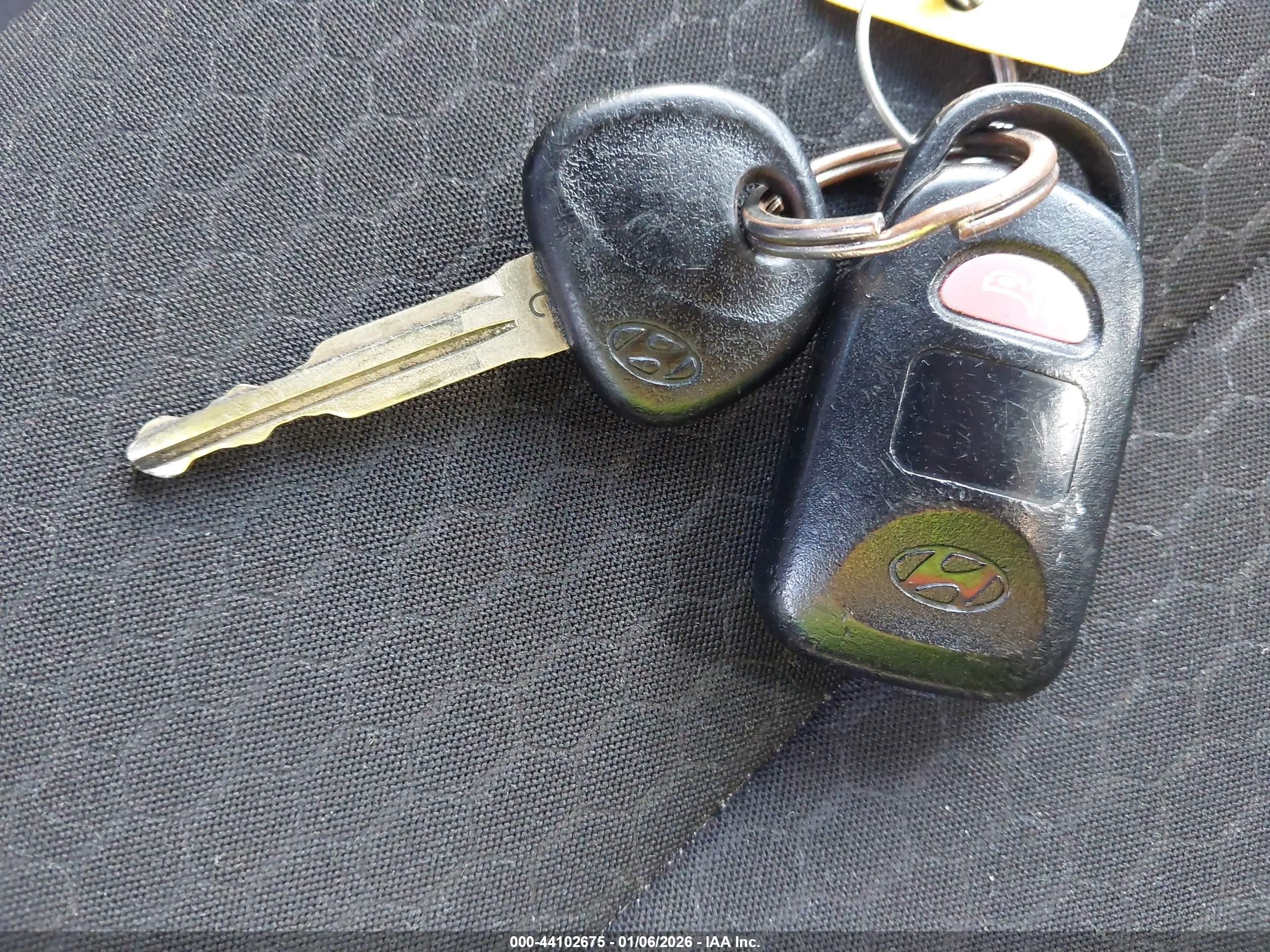 HYUNDAI ELANTRA image 11