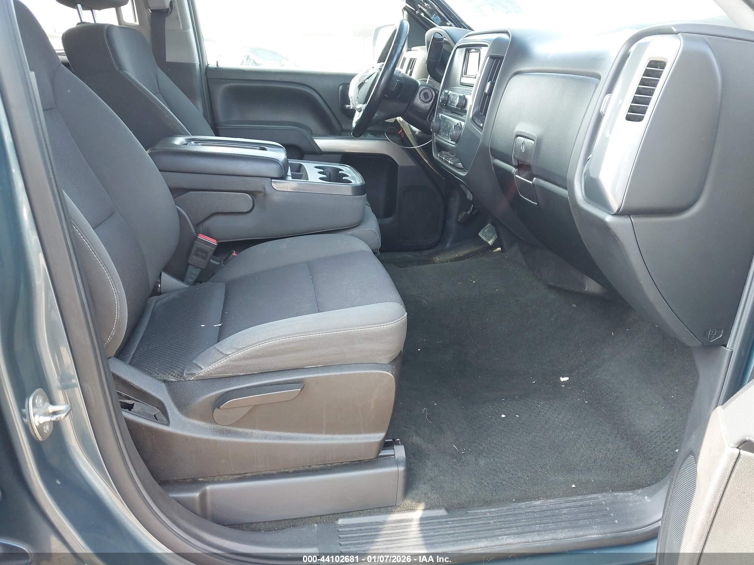 CHEVROLET SILVERADO image 5