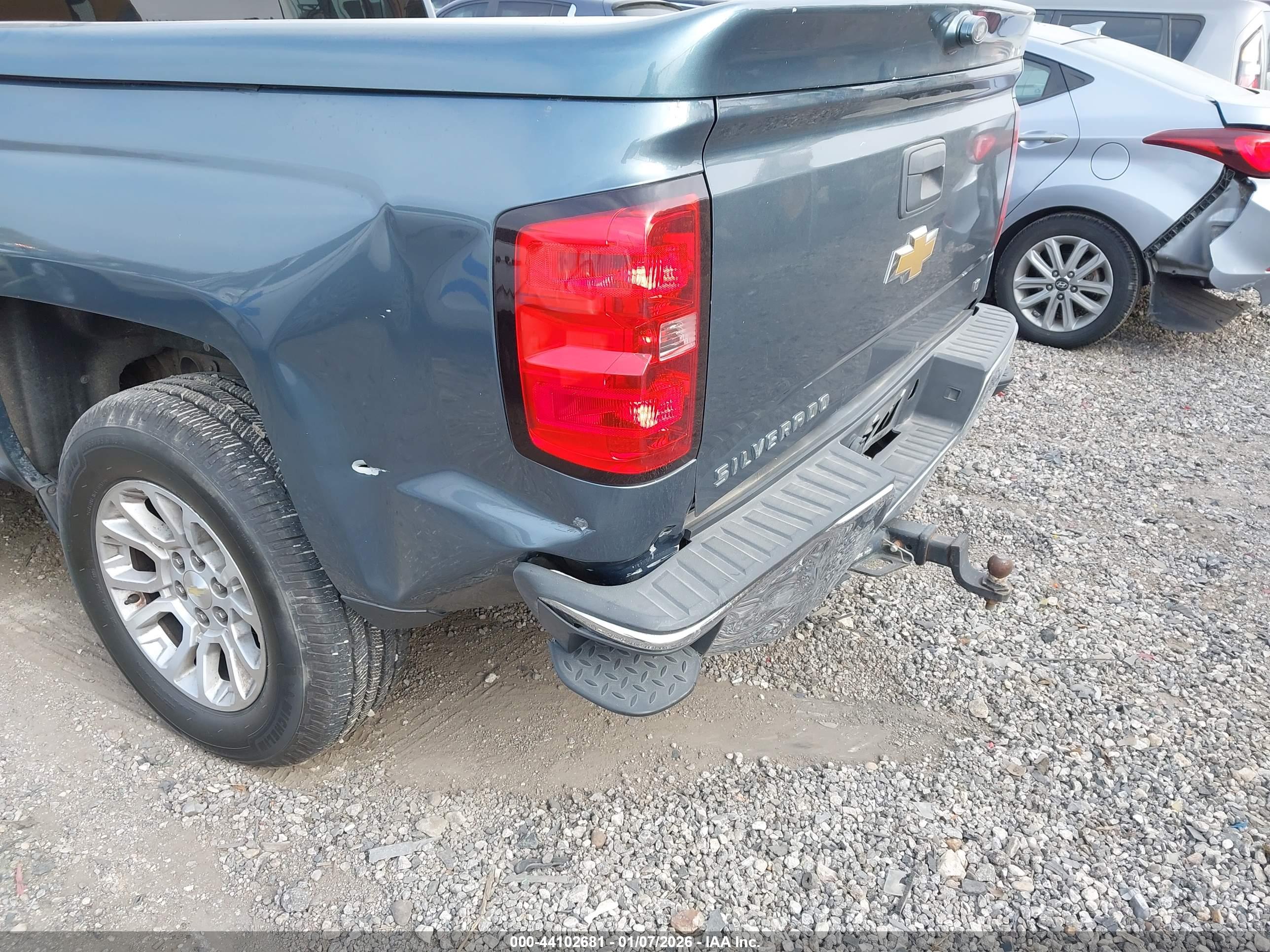CHEVROLET SILVERADO image 6
