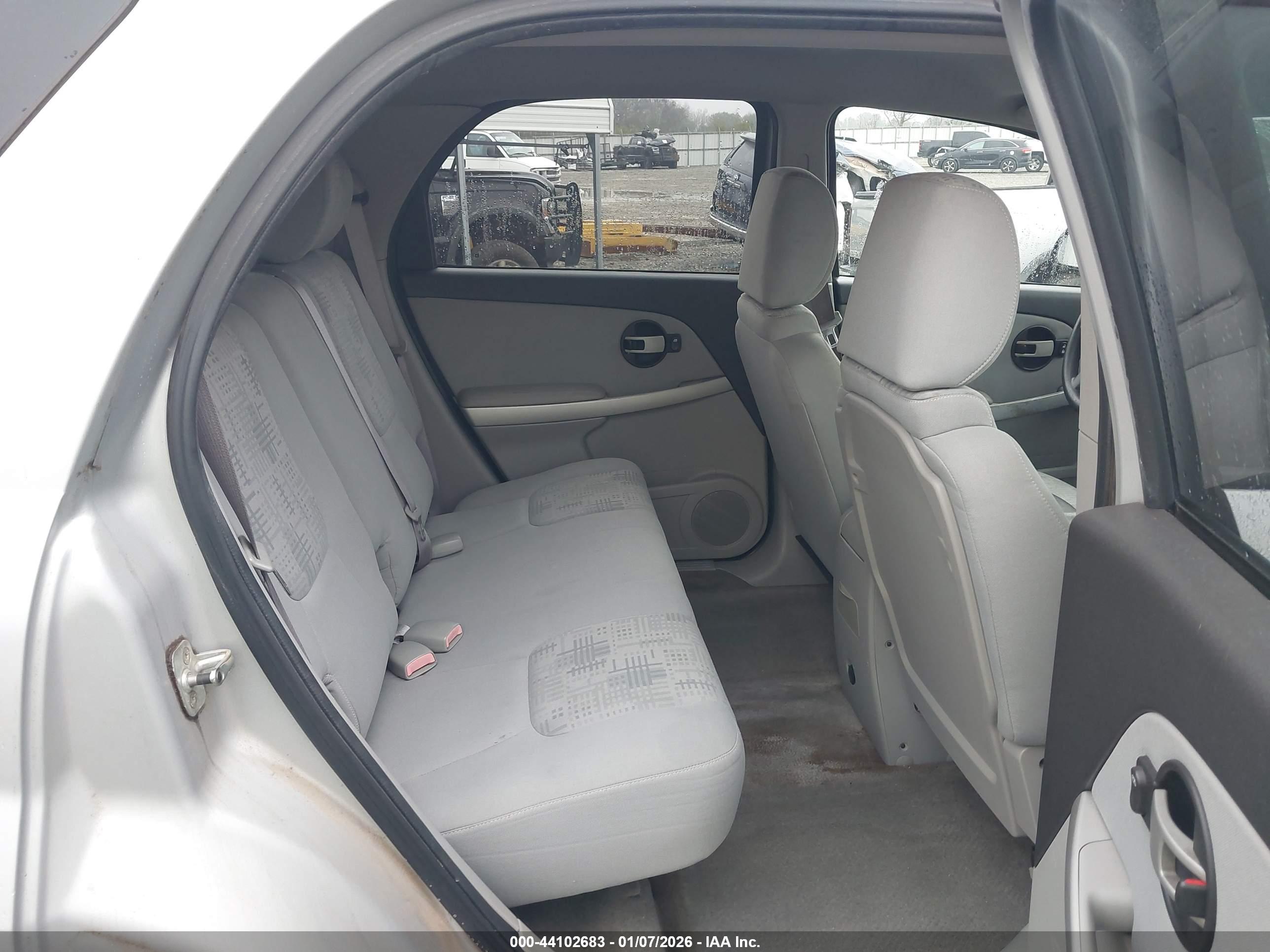 CHEVROLET EQUINOX image 8
