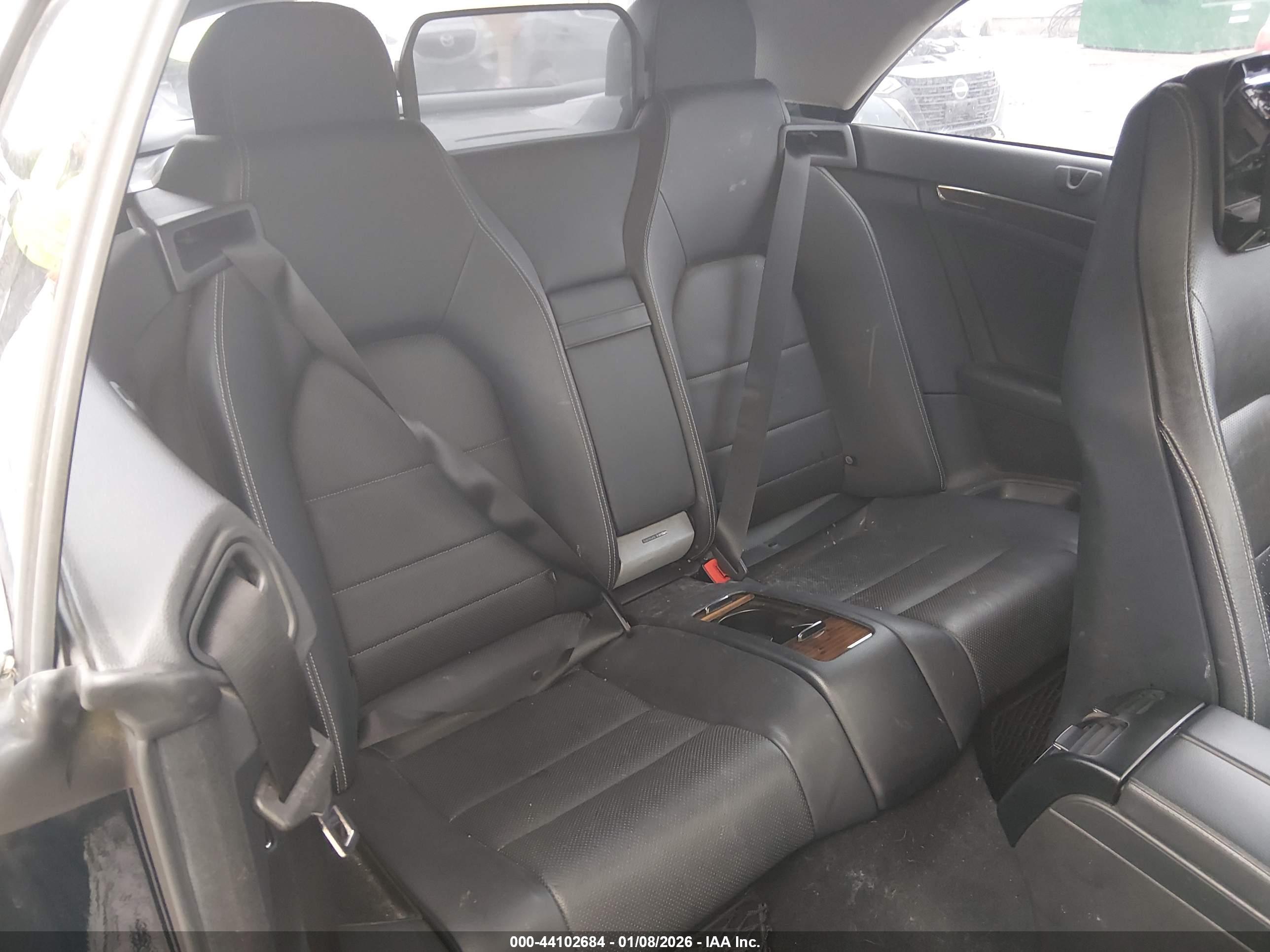 MERCEDES-BENZ E image 8