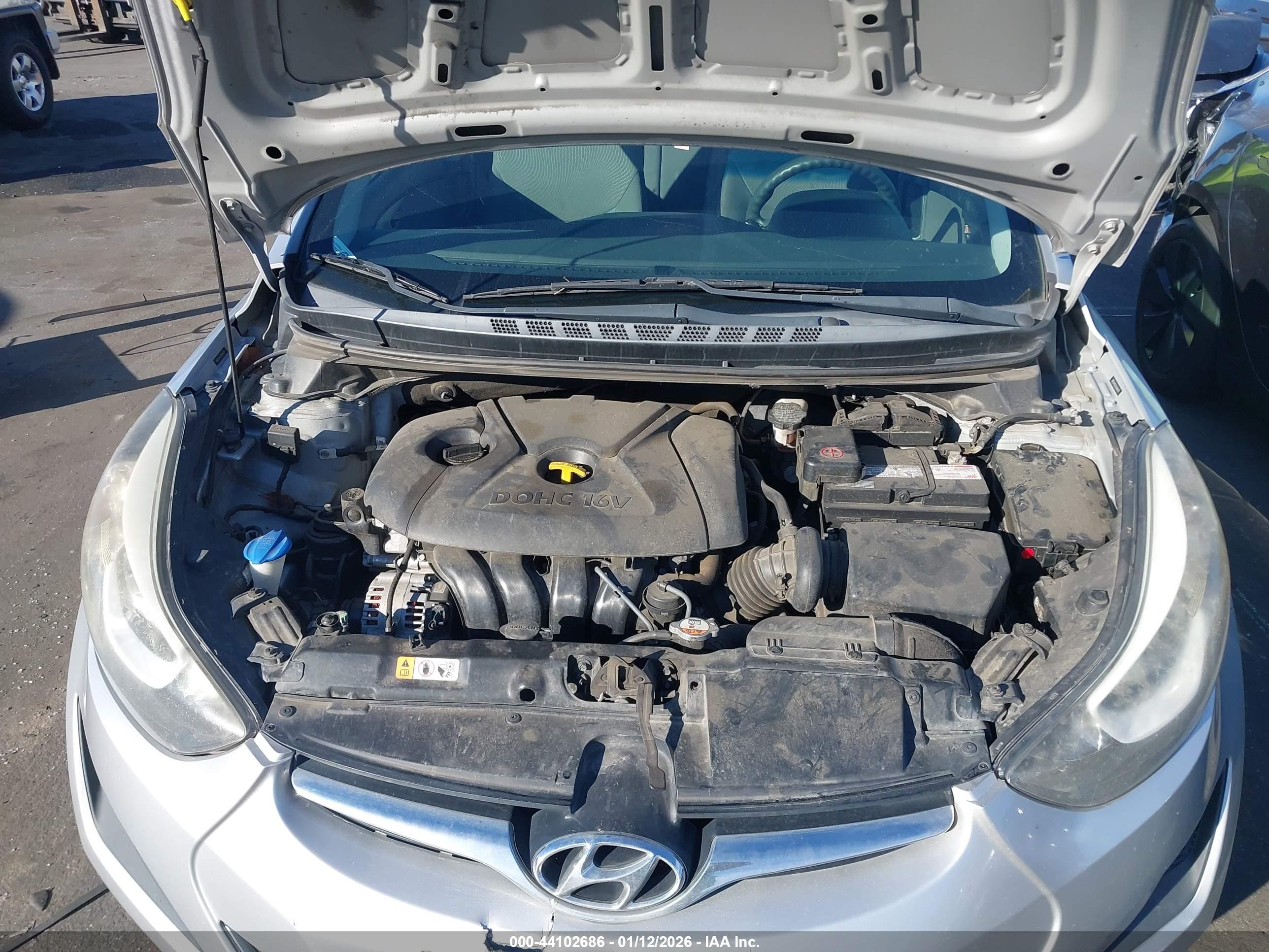 HYUNDAI ELANTRA image 10