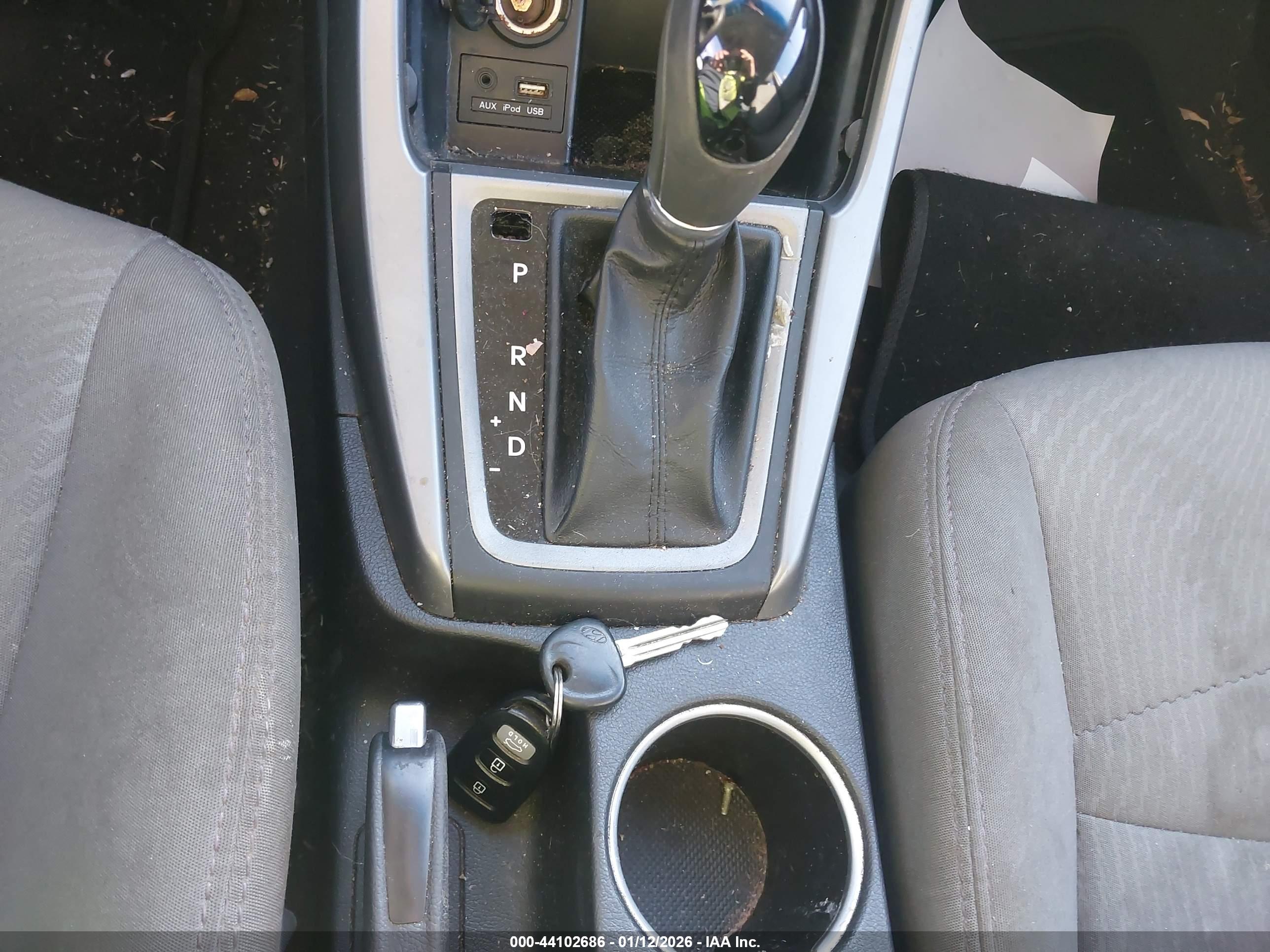 HYUNDAI ELANTRA image 11