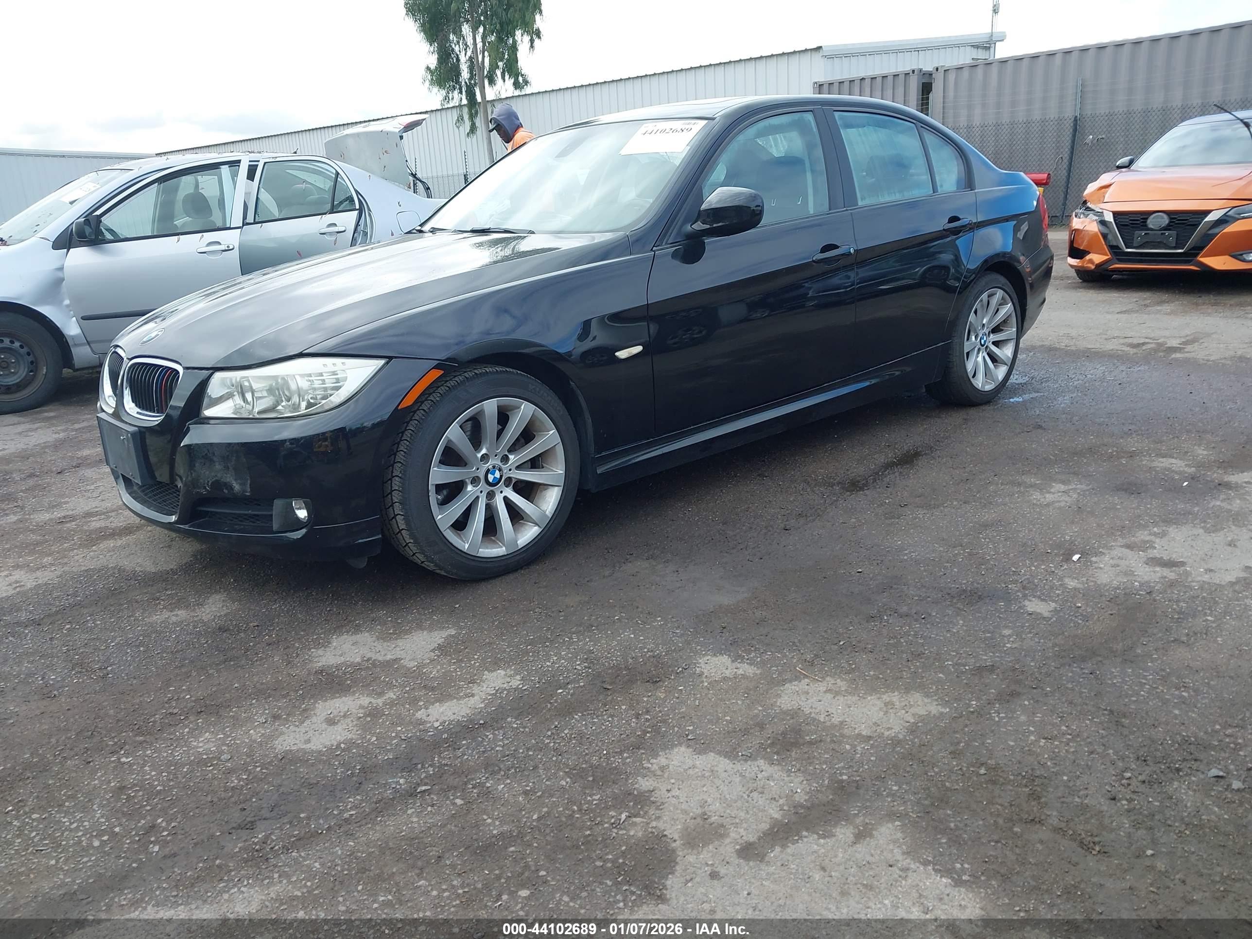 BMW 328I image 2