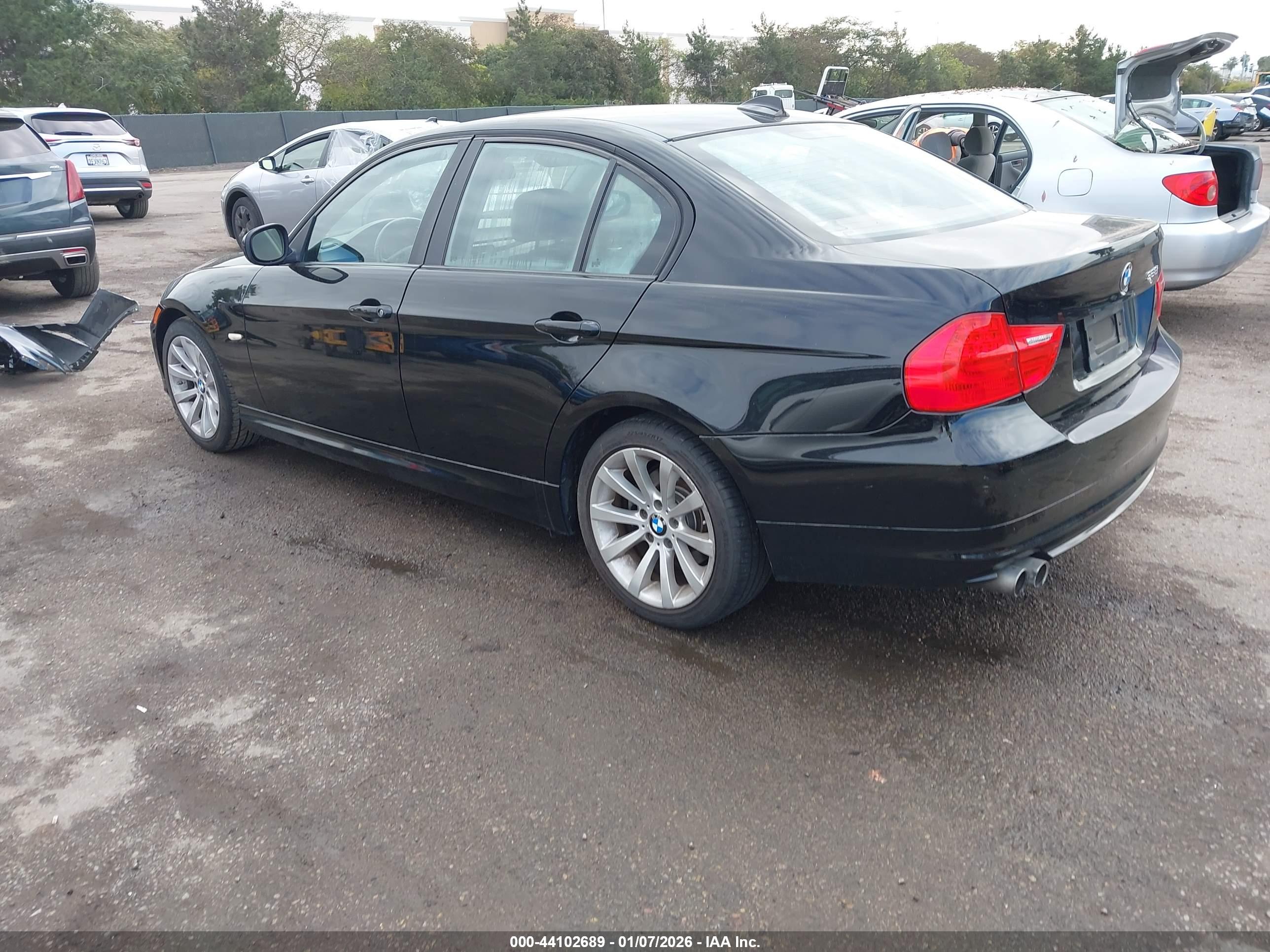 BMW 328I image 3