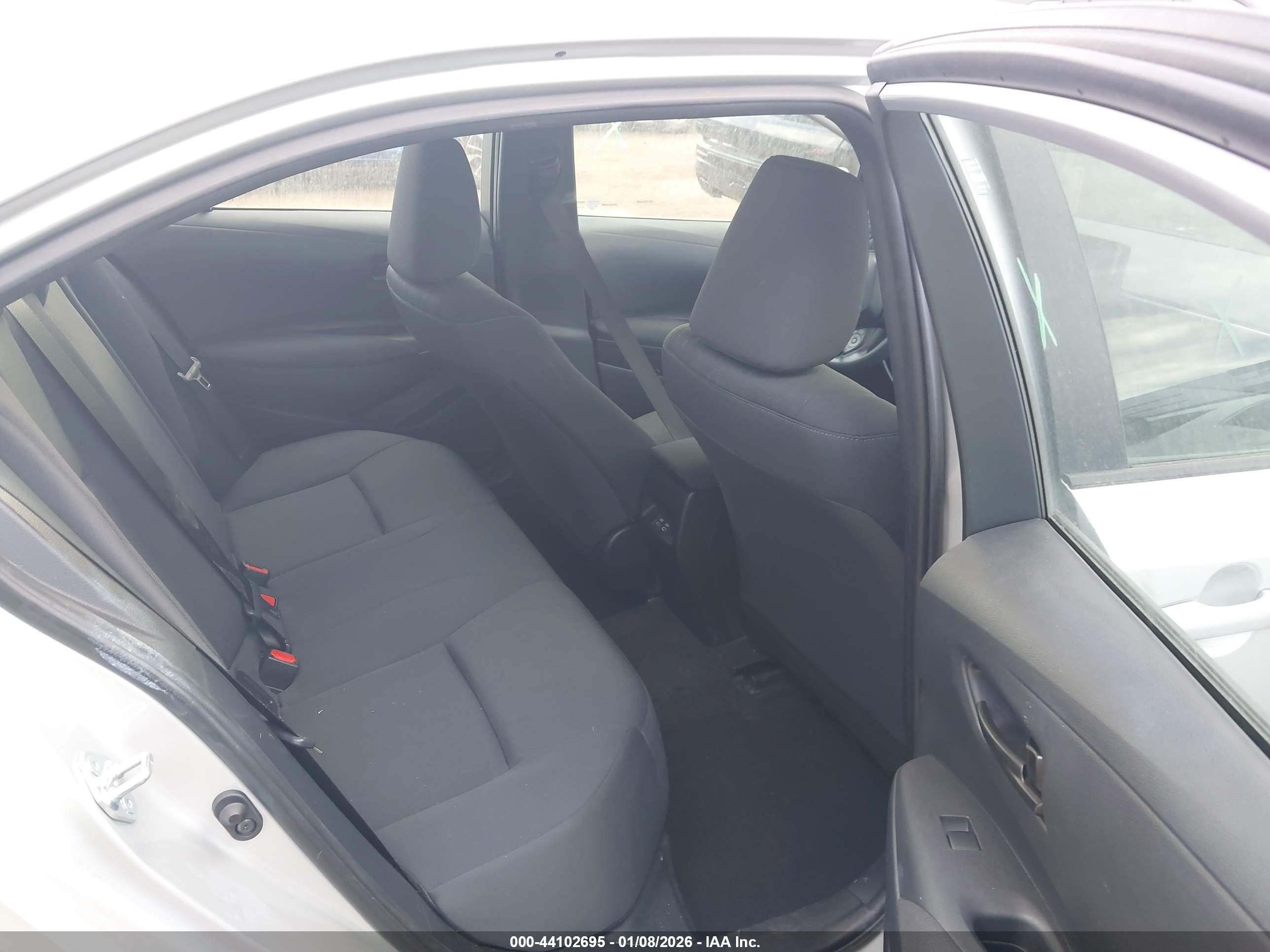 TOYOTA COROLLA image 8