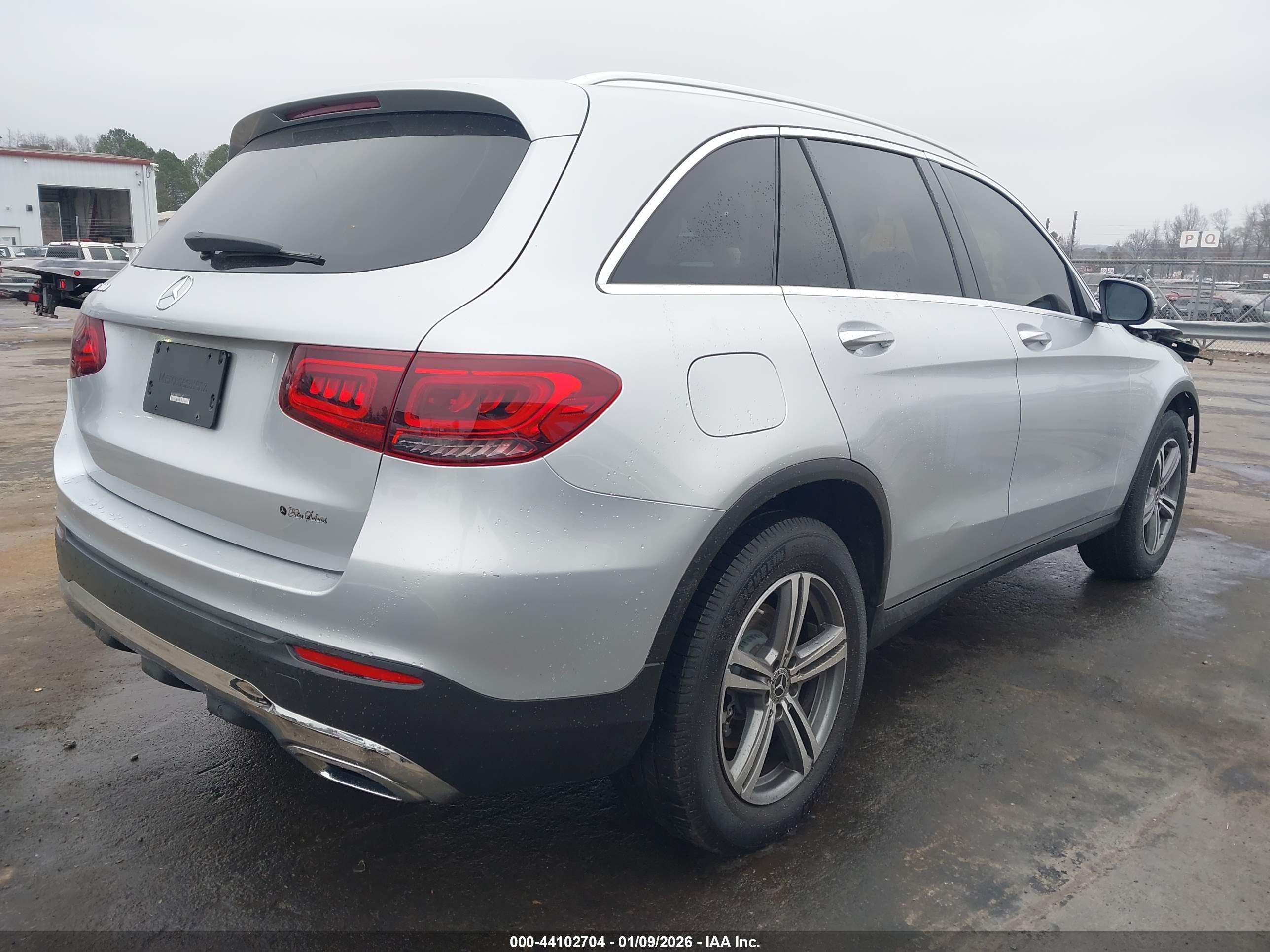 MERCEDES-BENZ GLC image 4