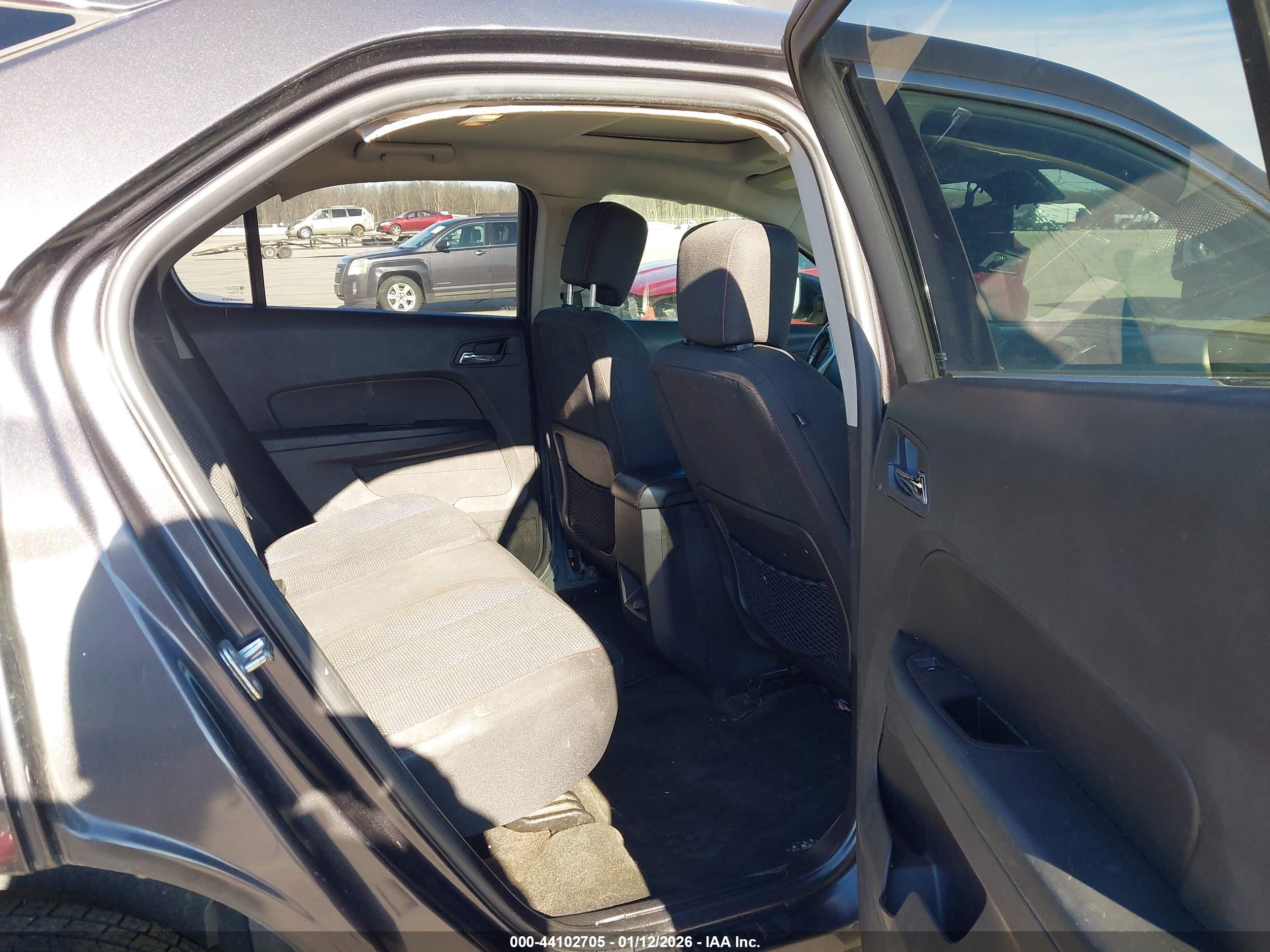 CHEVROLET EQUINOX image 8