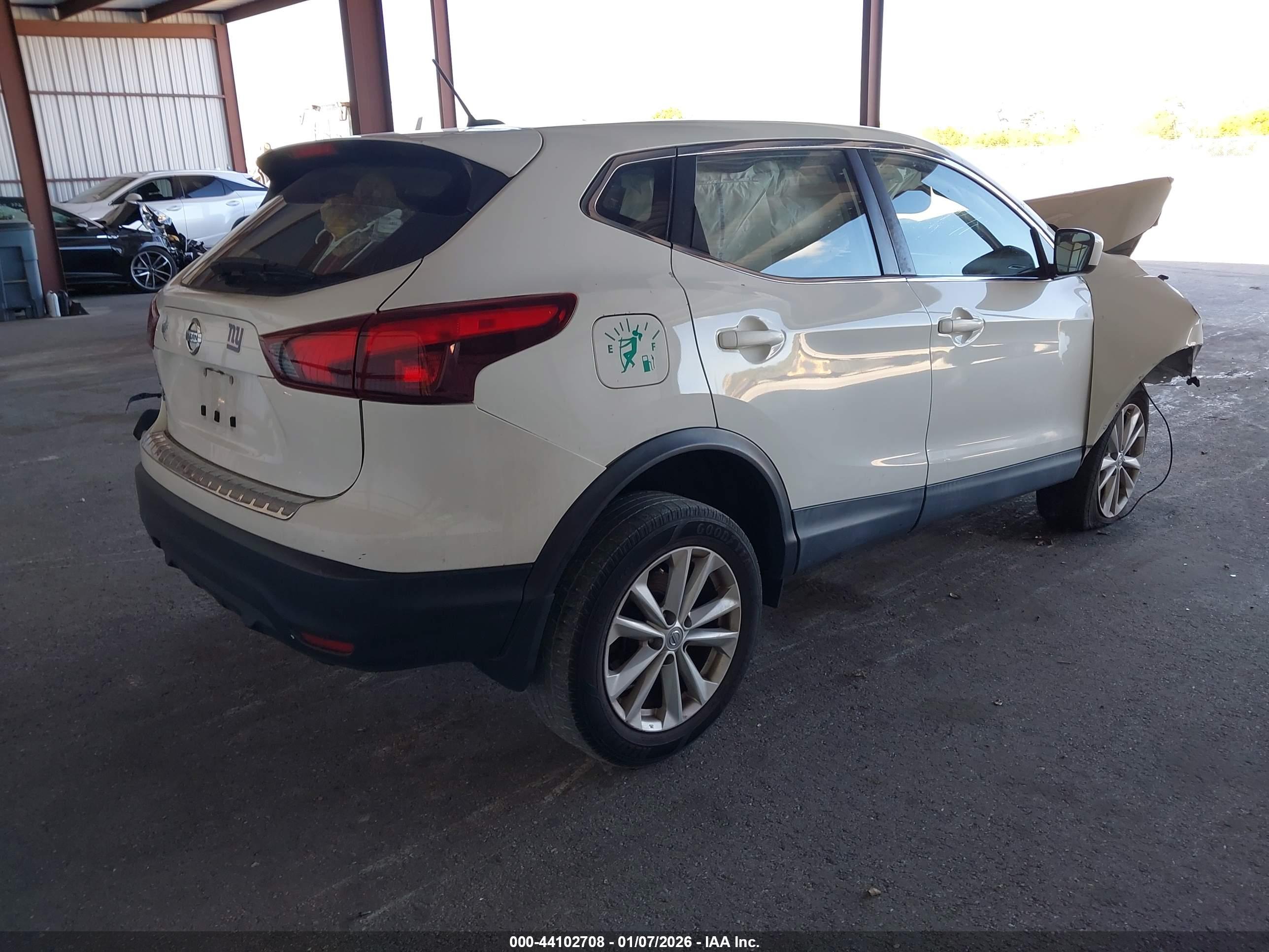 NISSAN ROGUE image 4