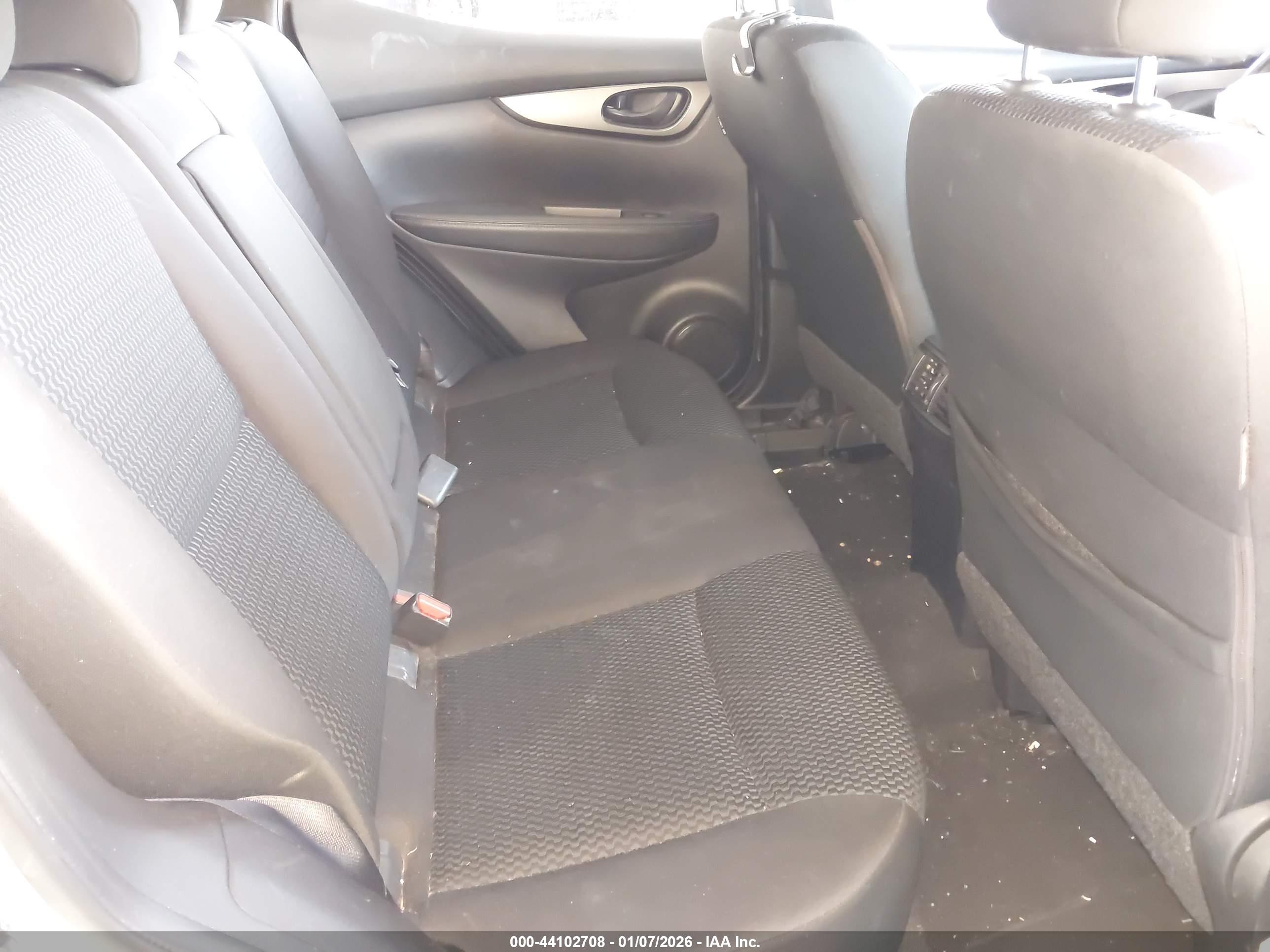 NISSAN ROGUE image 8