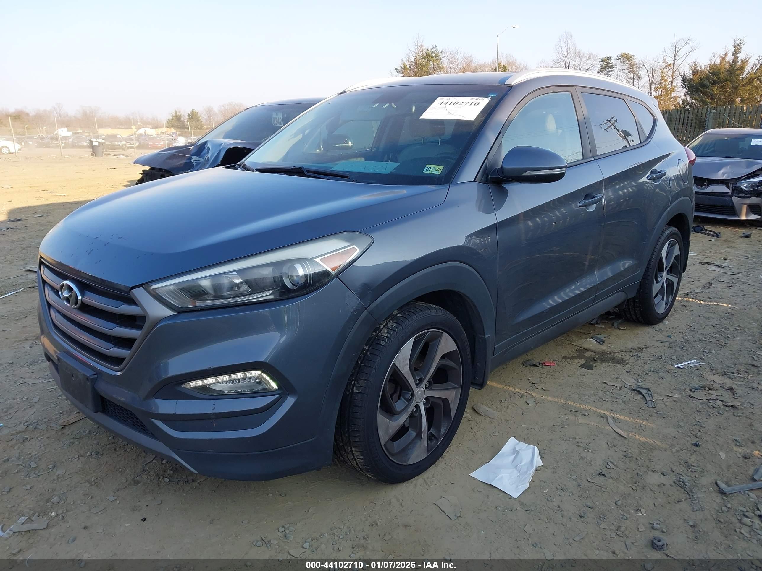 HYUNDAI TUCSON image 2