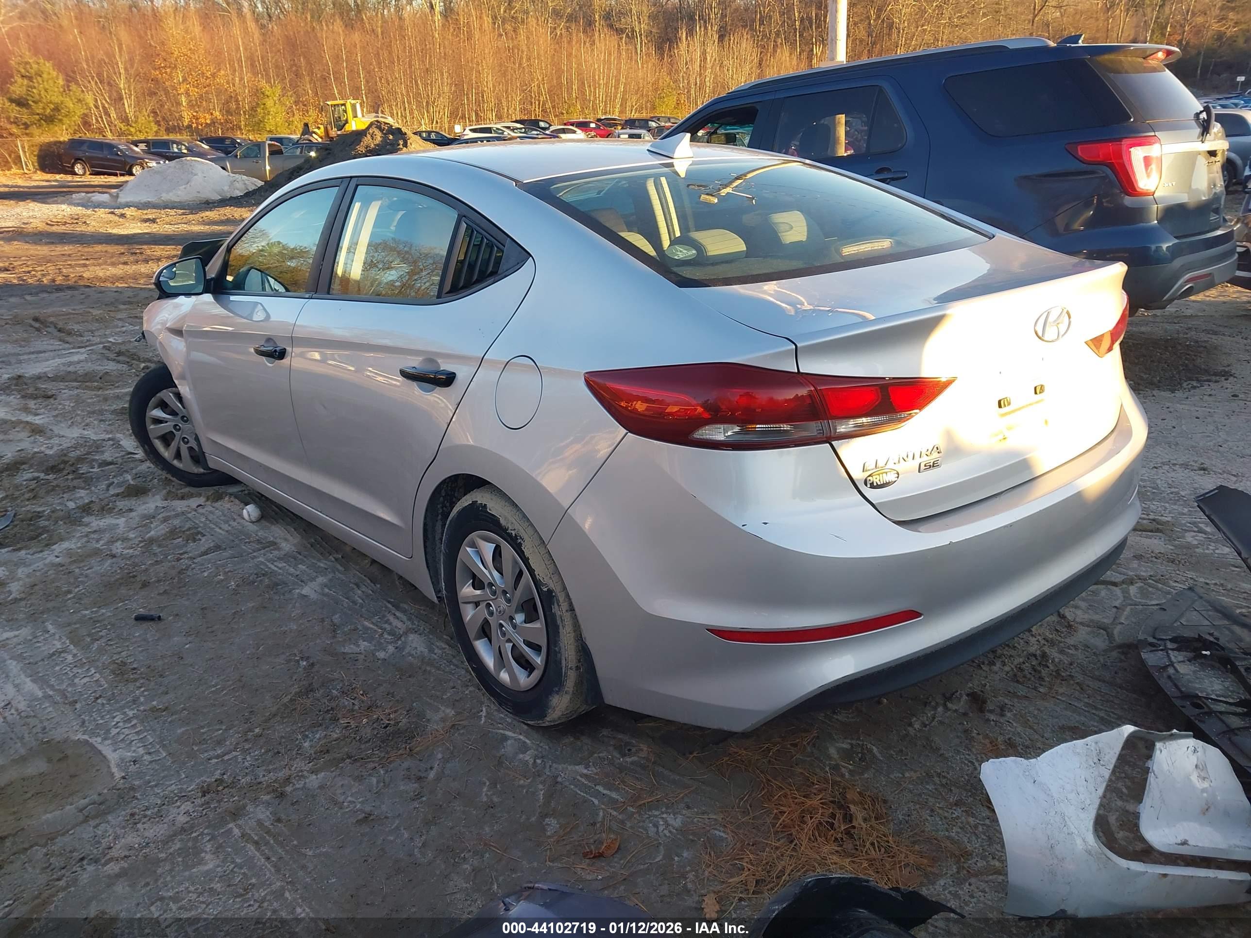 HYUNDAI ELANTRA image 3