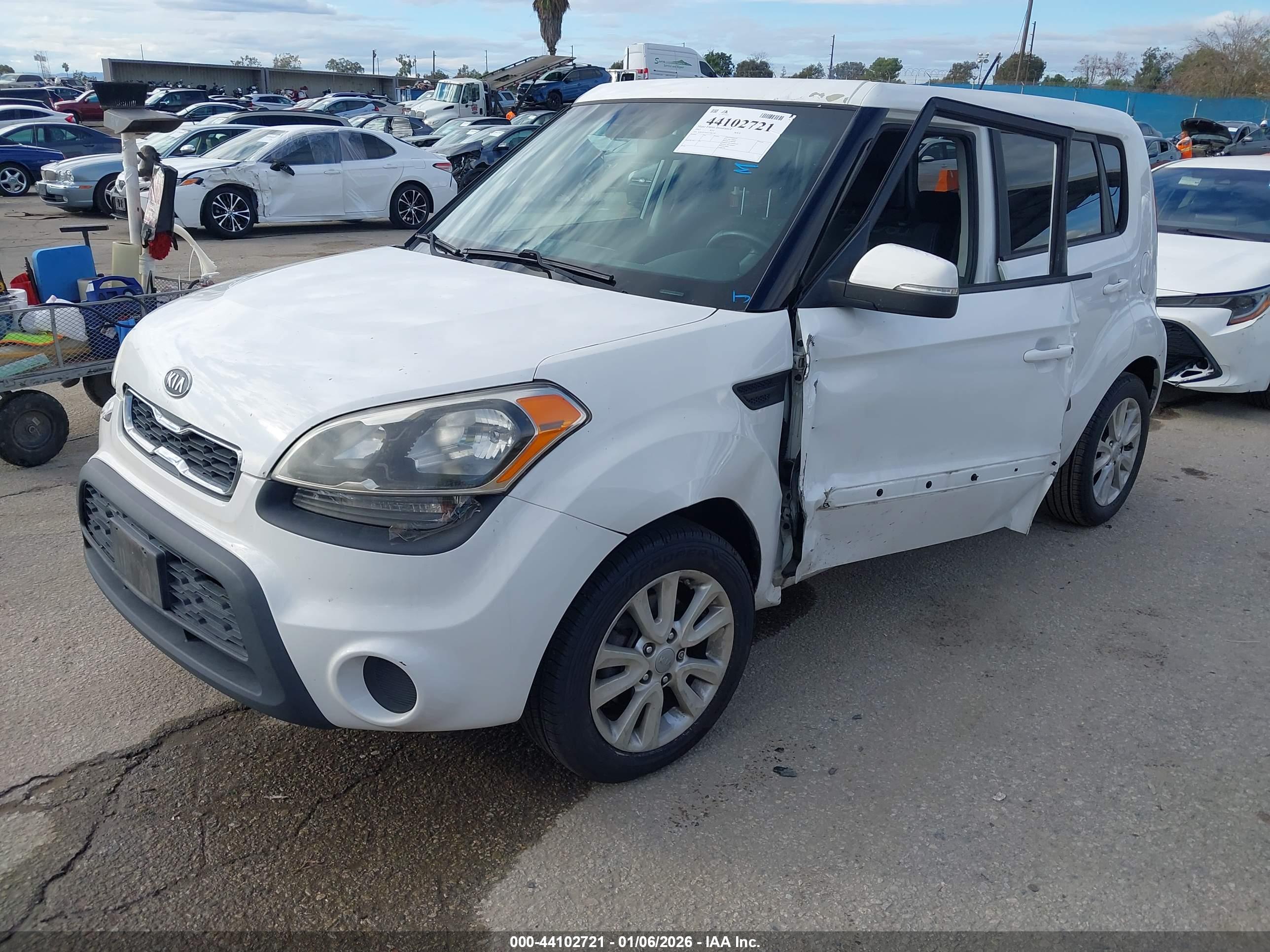 KIA SOUL image 2