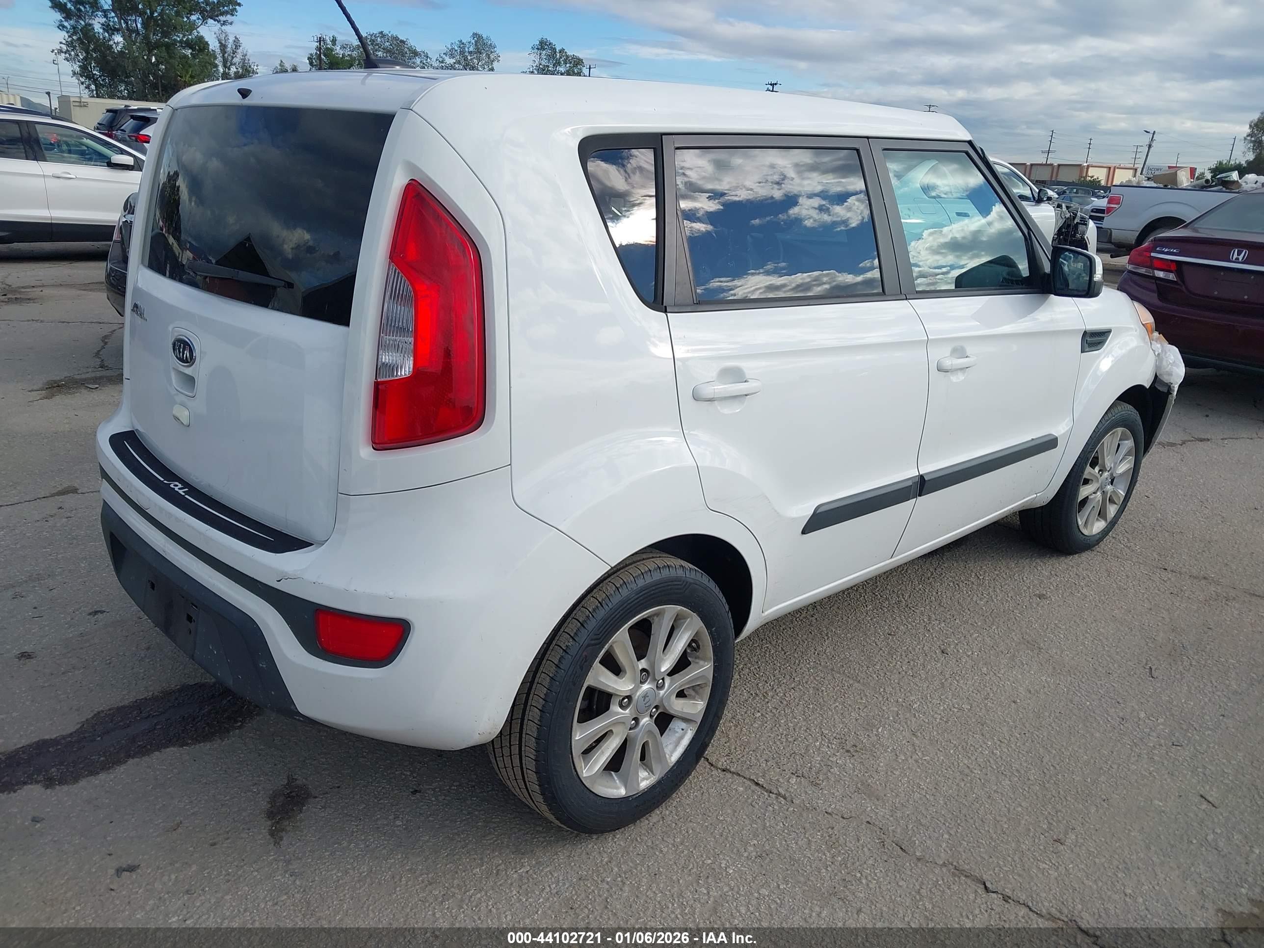 KIA SOUL image 4