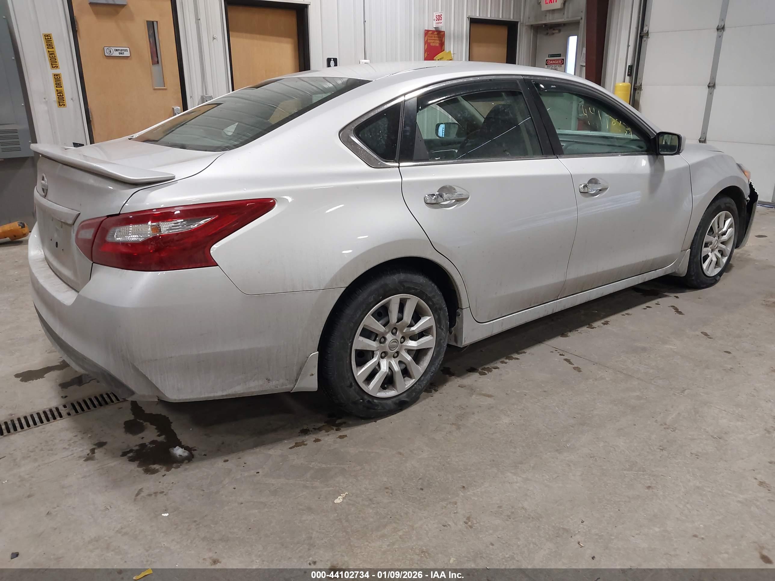 NISSAN ALTIMA image 4