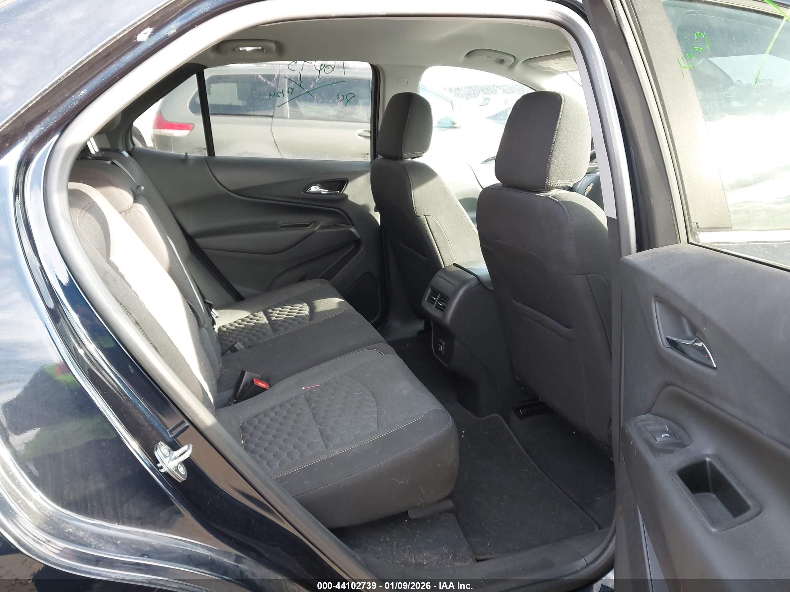 CHEVROLET EQUINOX image 8