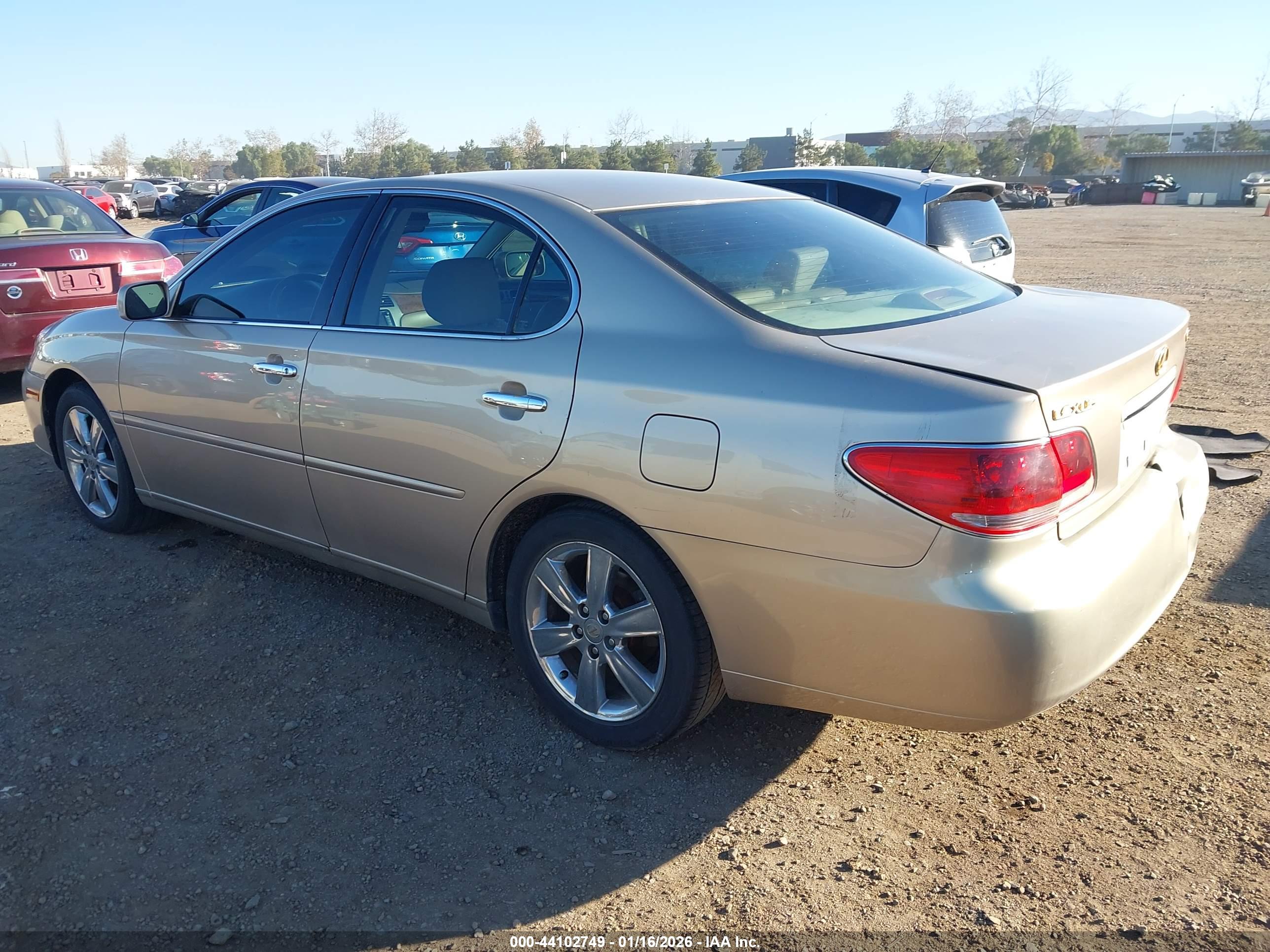 LEXUS ES image 3