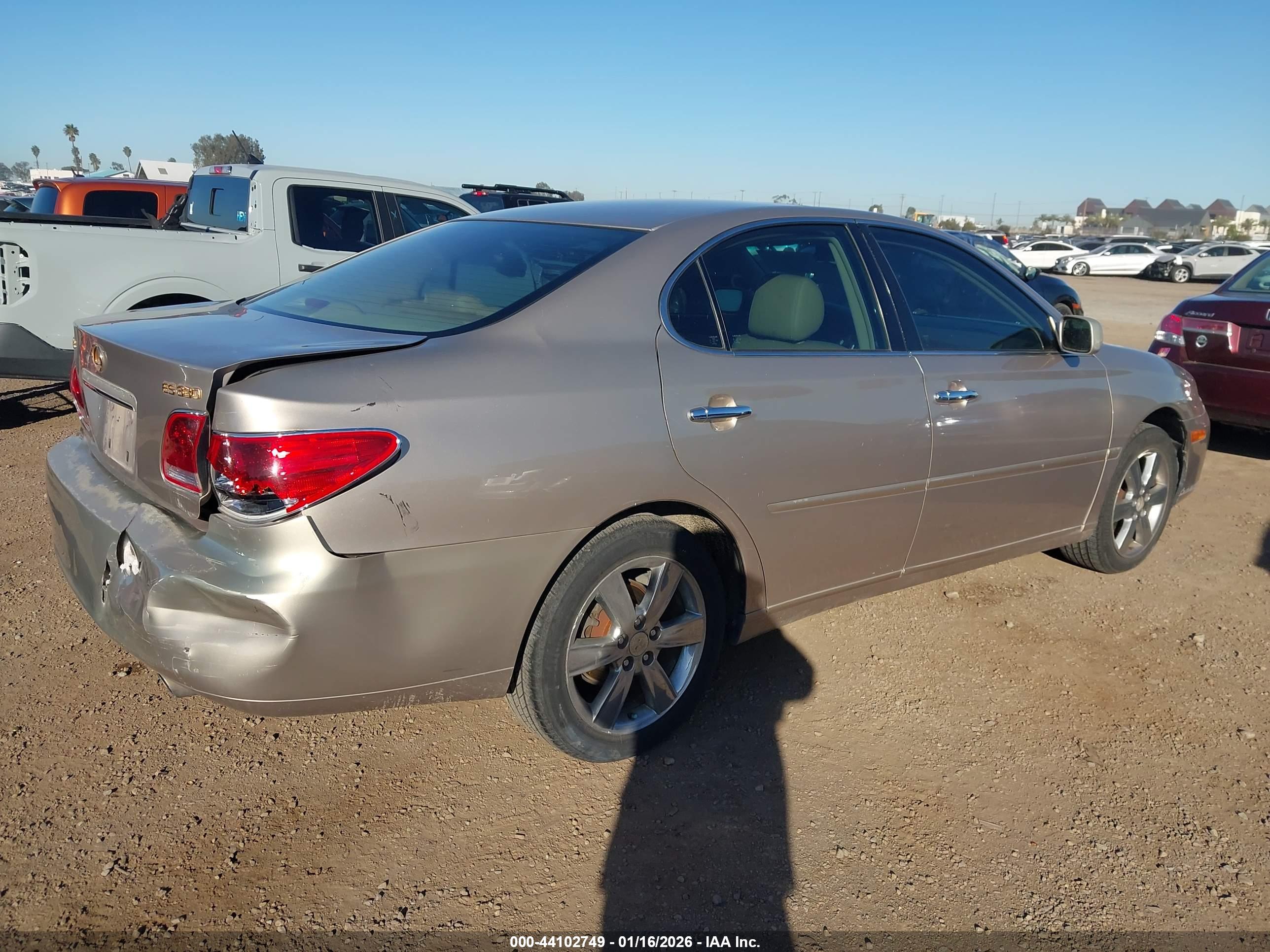 LEXUS ES image 4