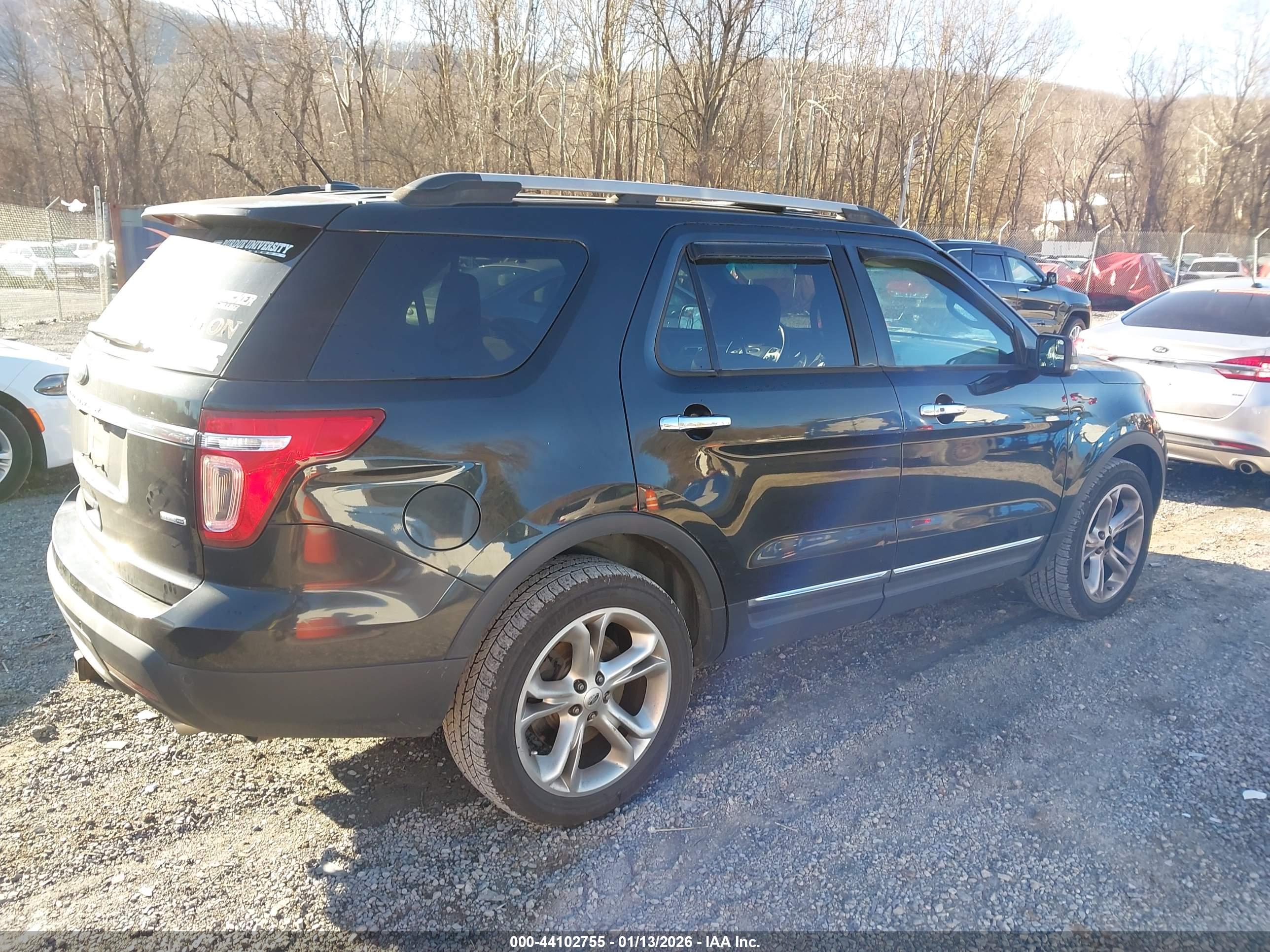 FORD EXPLORER image 4