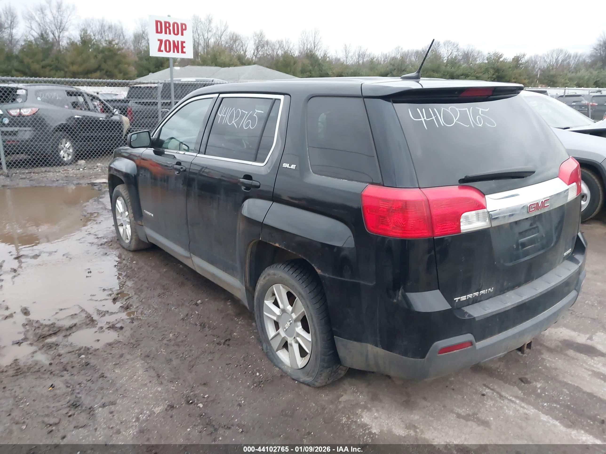 GMC TERRAIN image 3