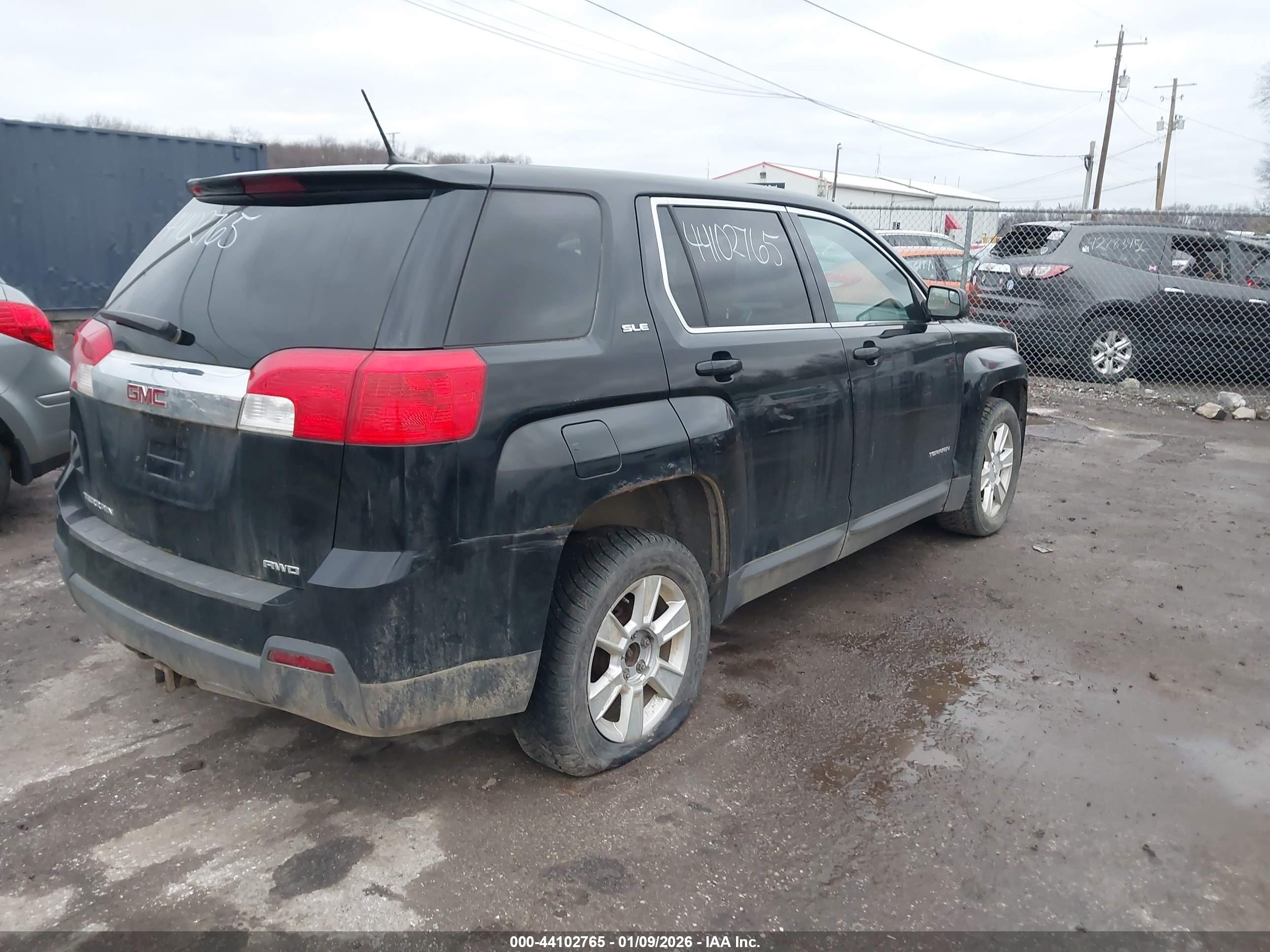 GMC TERRAIN image 4