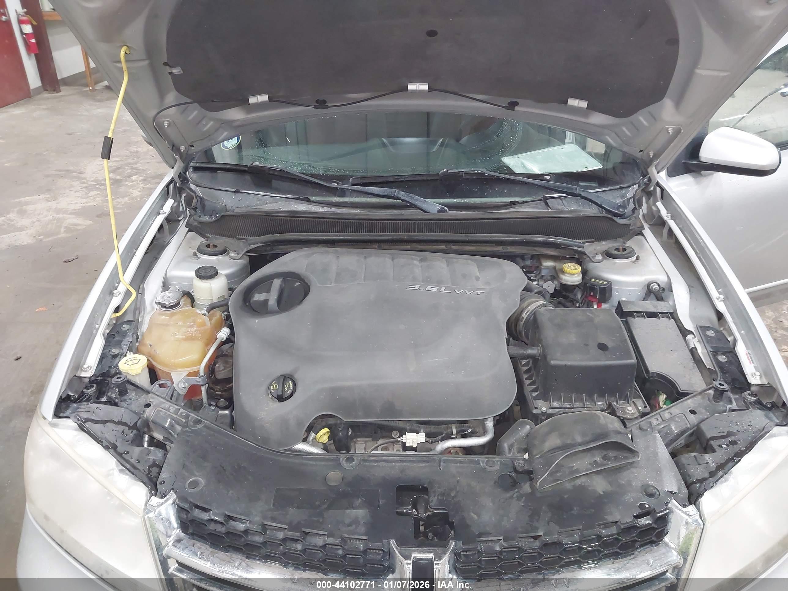DODGE AVENGER image 10