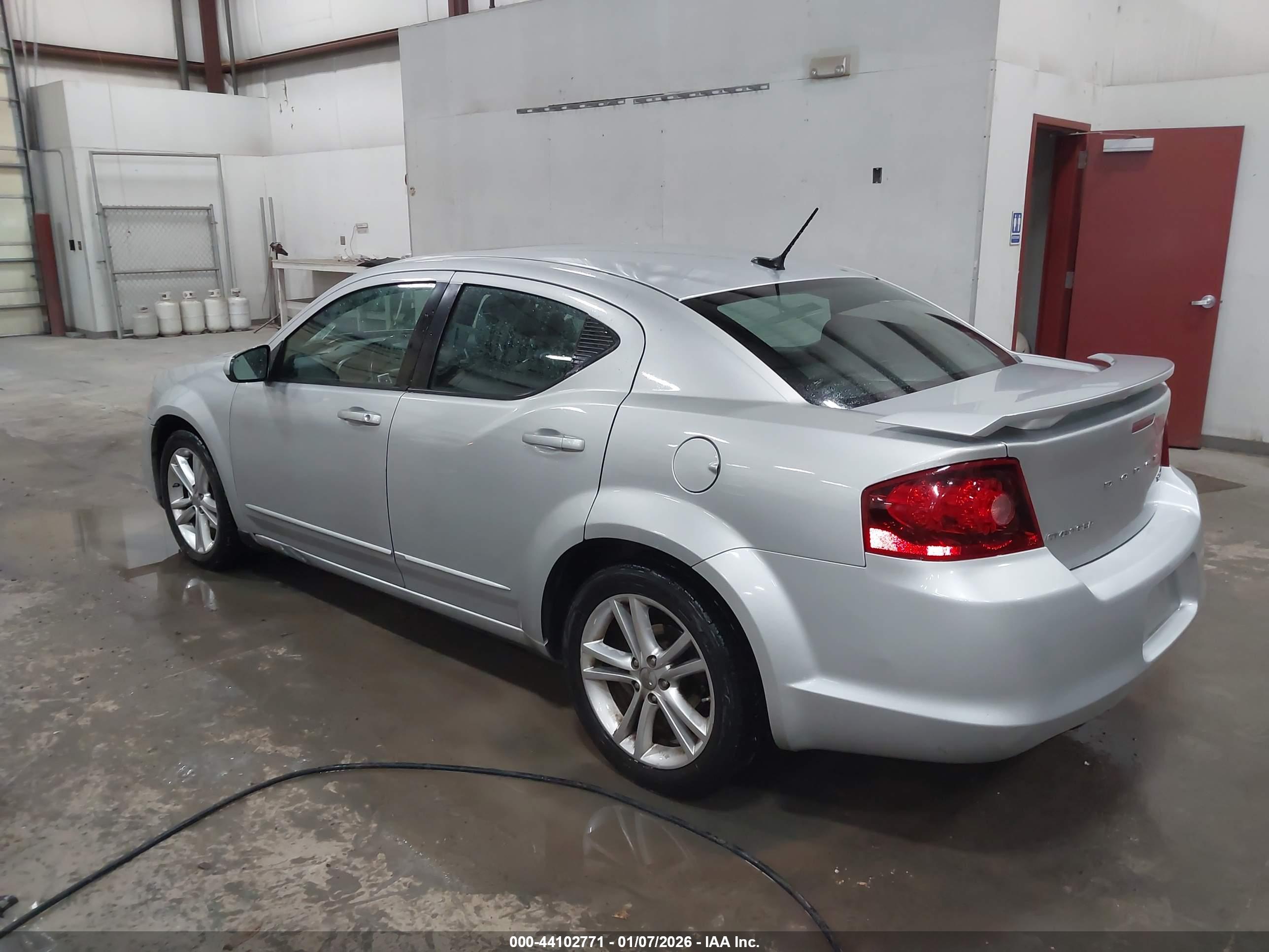 DODGE AVENGER image 3