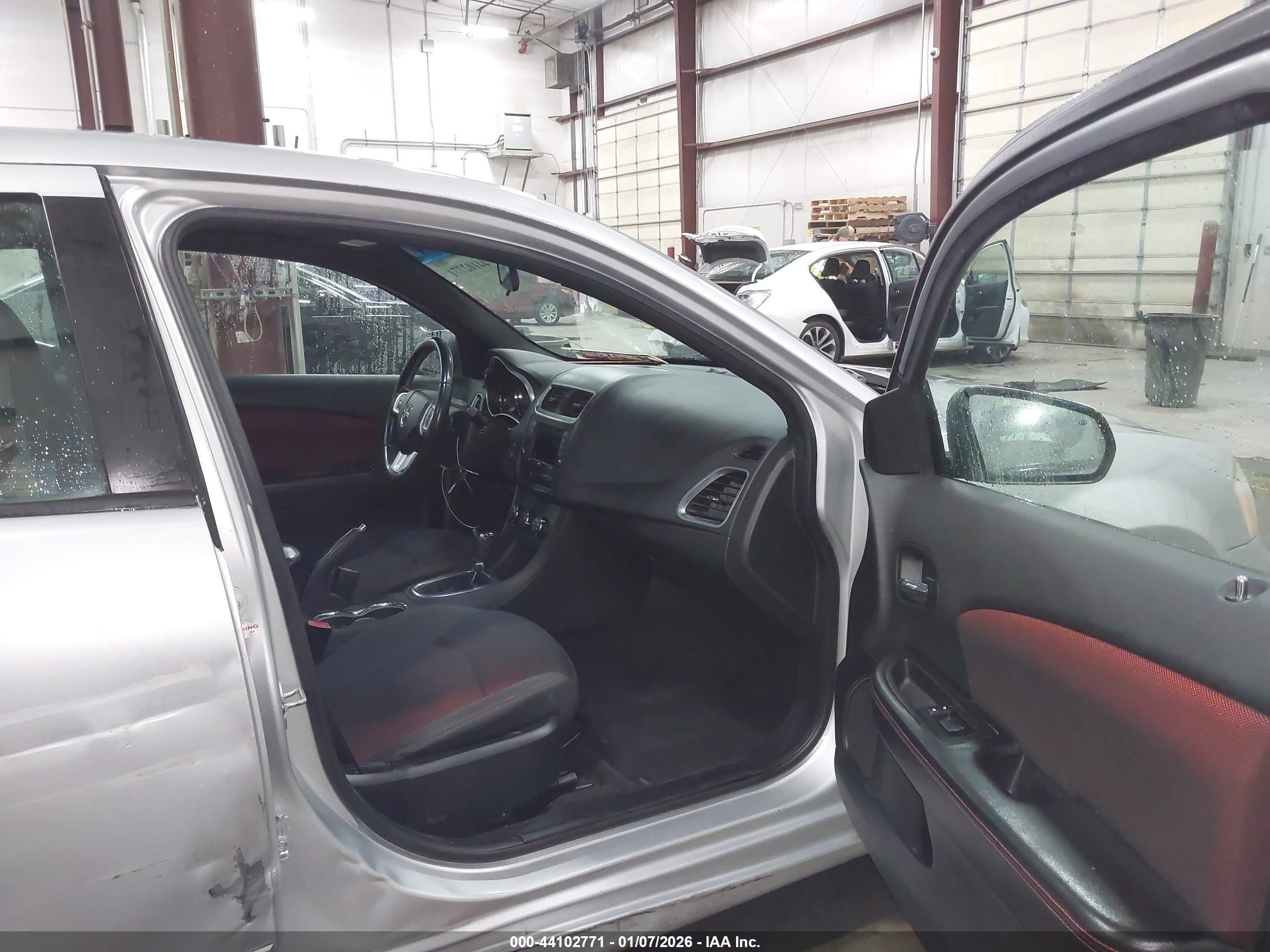 DODGE AVENGER image 5