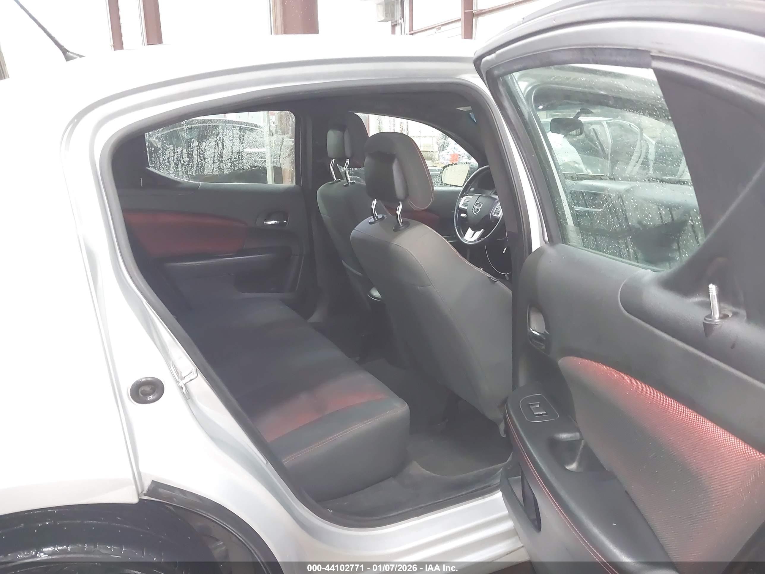 DODGE AVENGER image 8