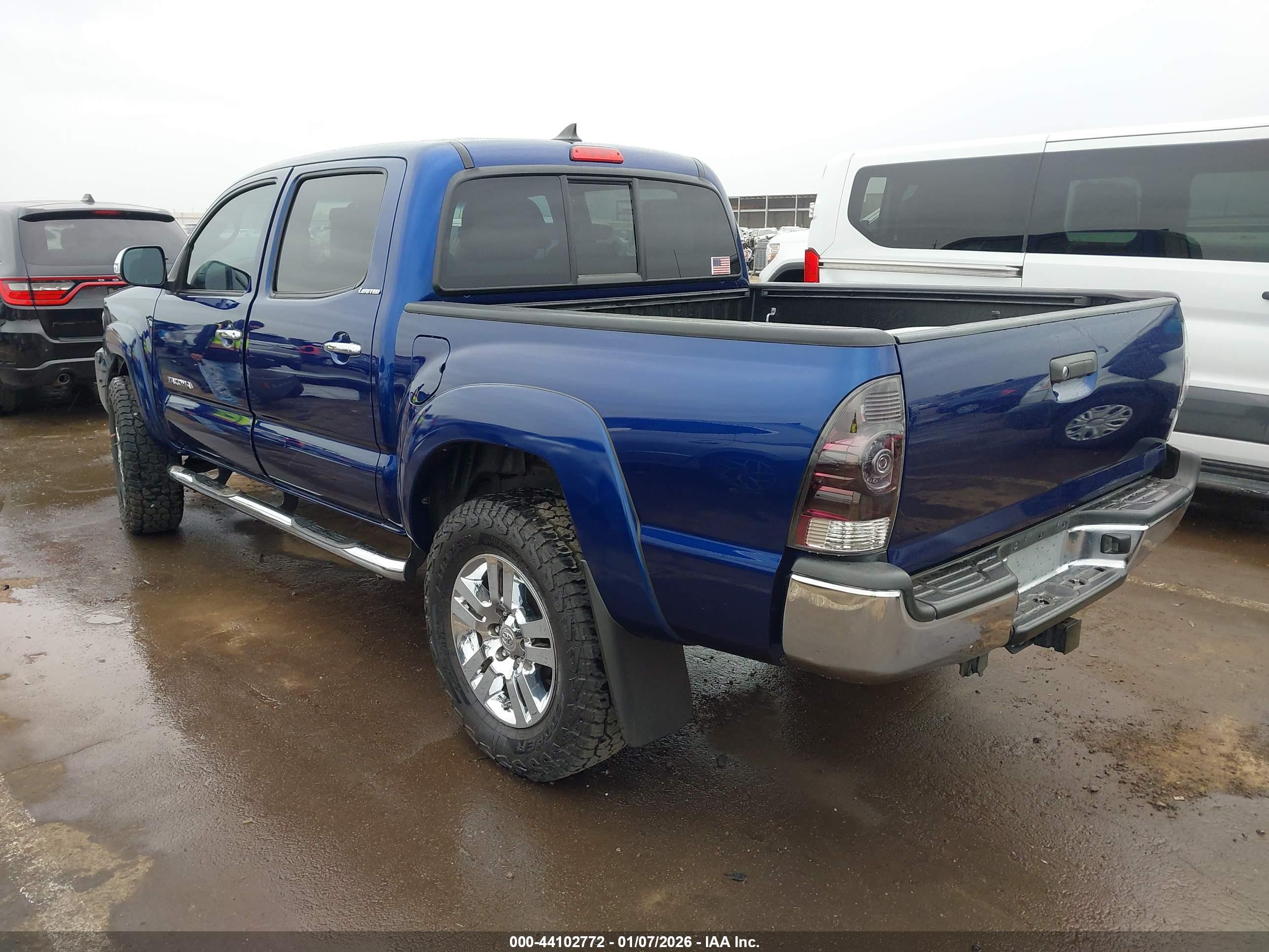 TOYOTA TACOMA image 3
