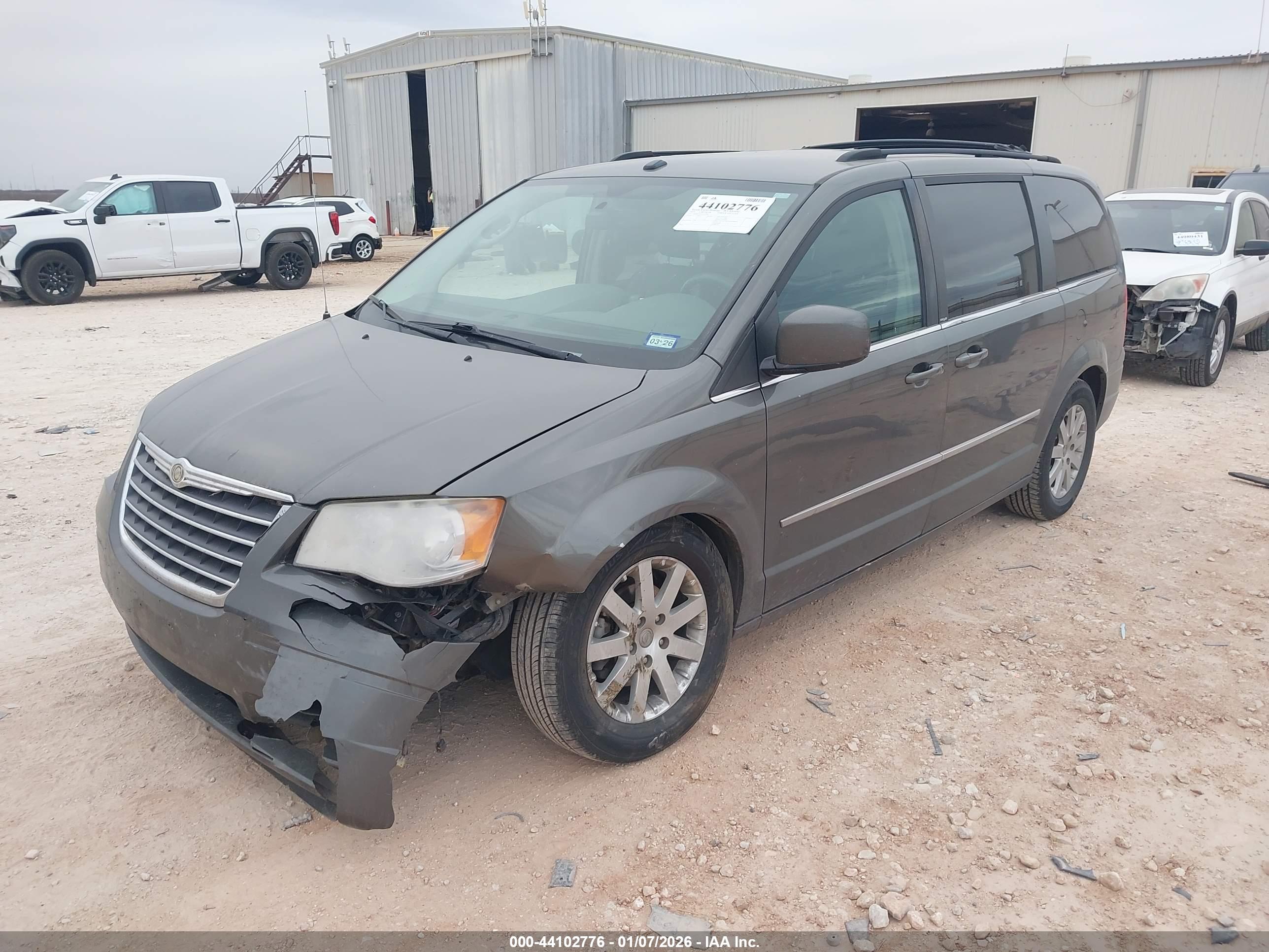 CHRYSLER TOWN image 2