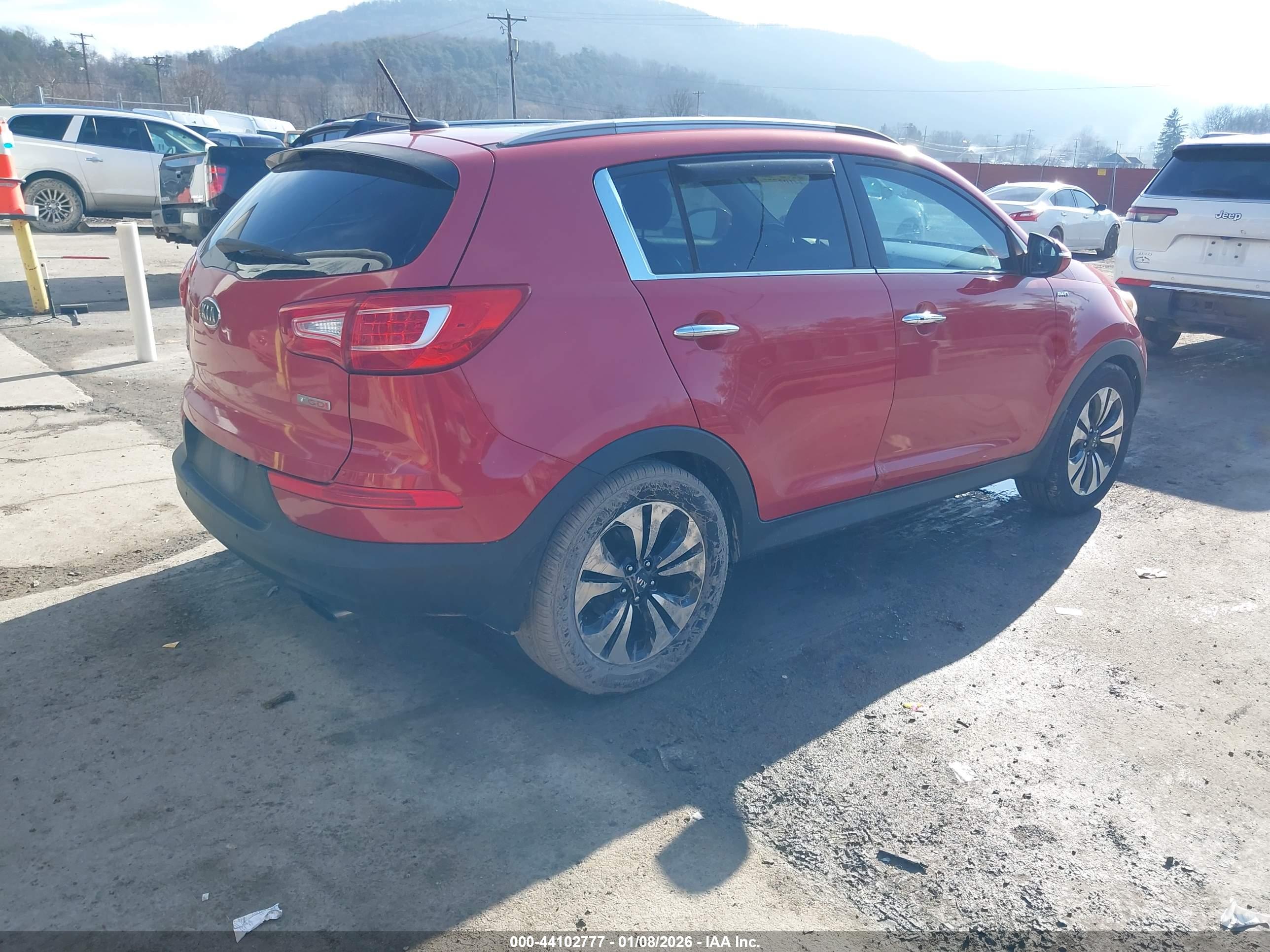 KIA SPORTAGE image 4