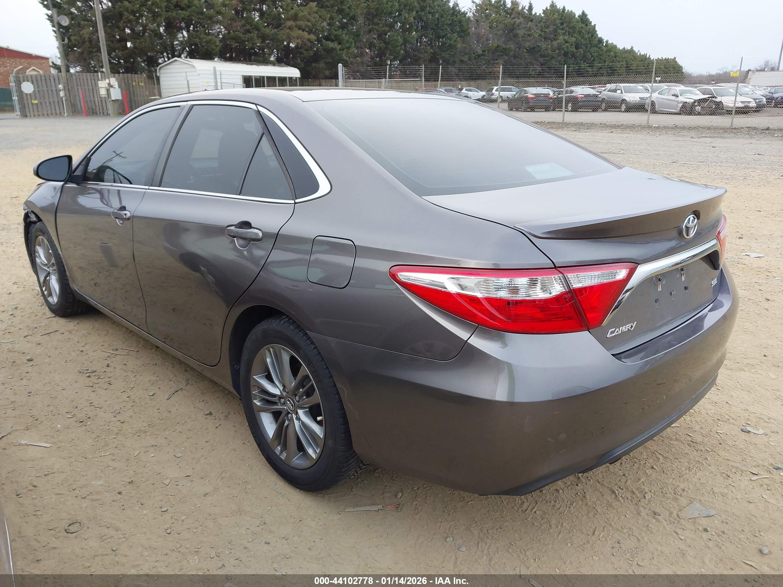 TOYOTA CAMRY image 3