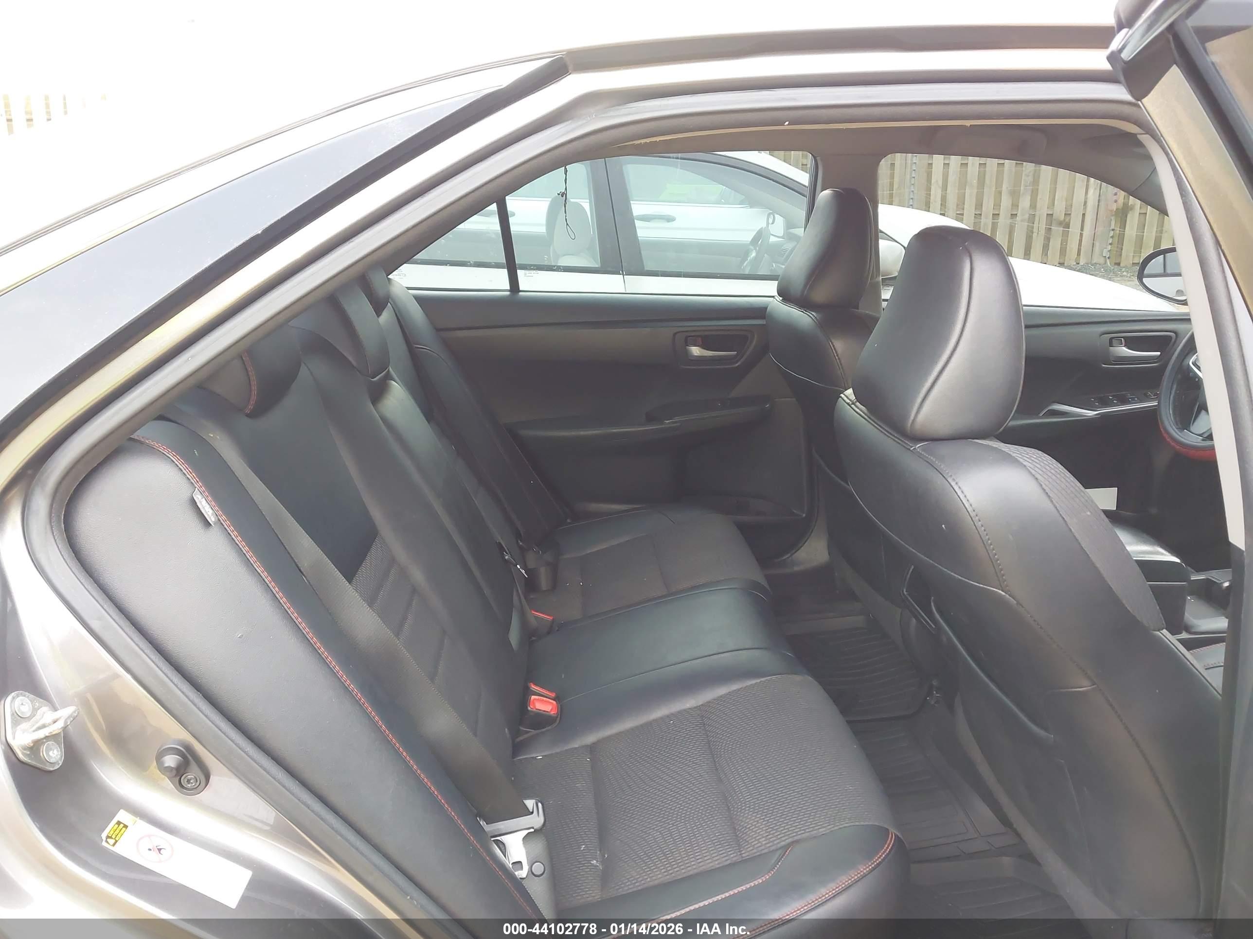 TOYOTA CAMRY image 8