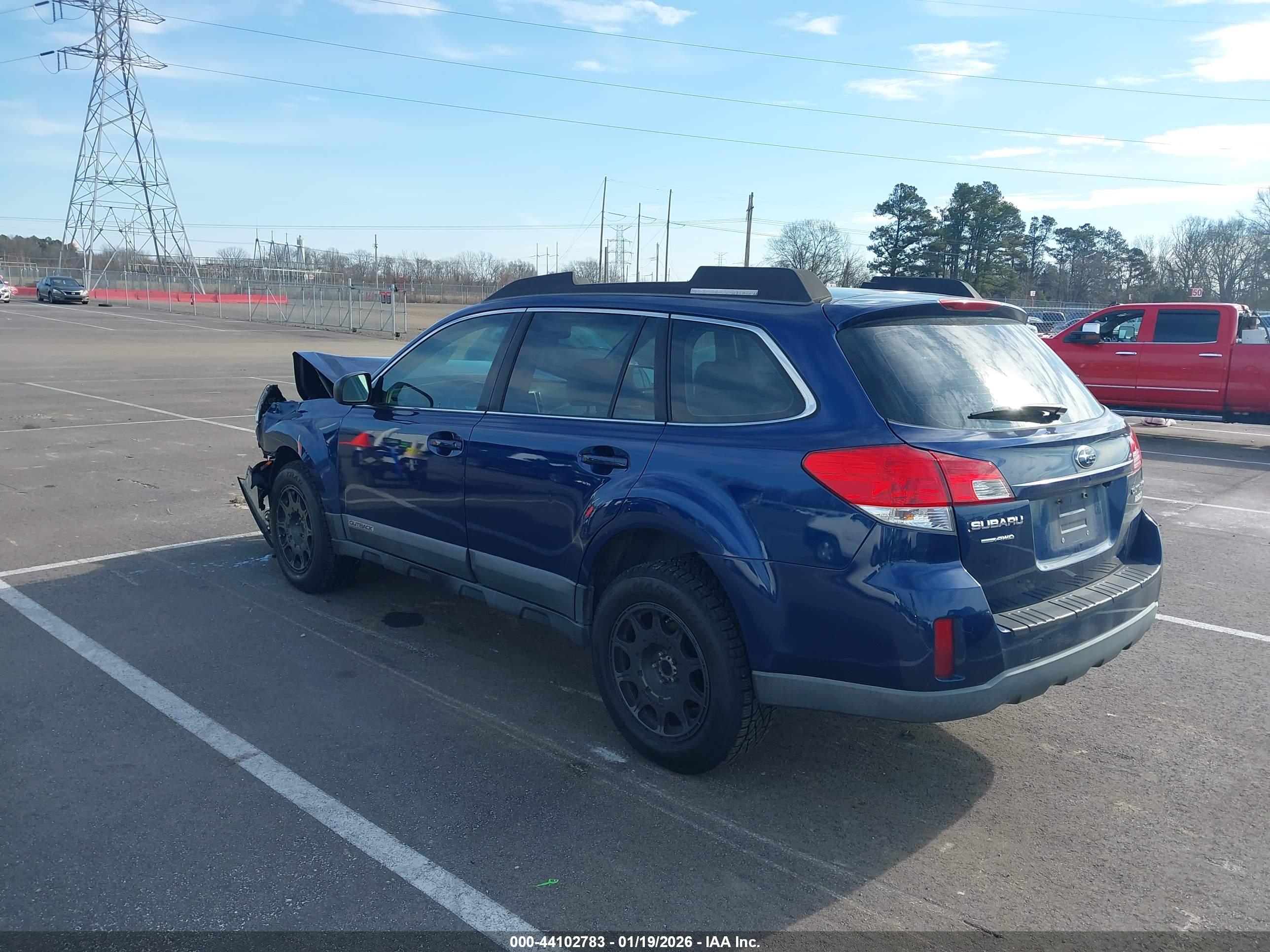 SUBARU OUTBACK image 3