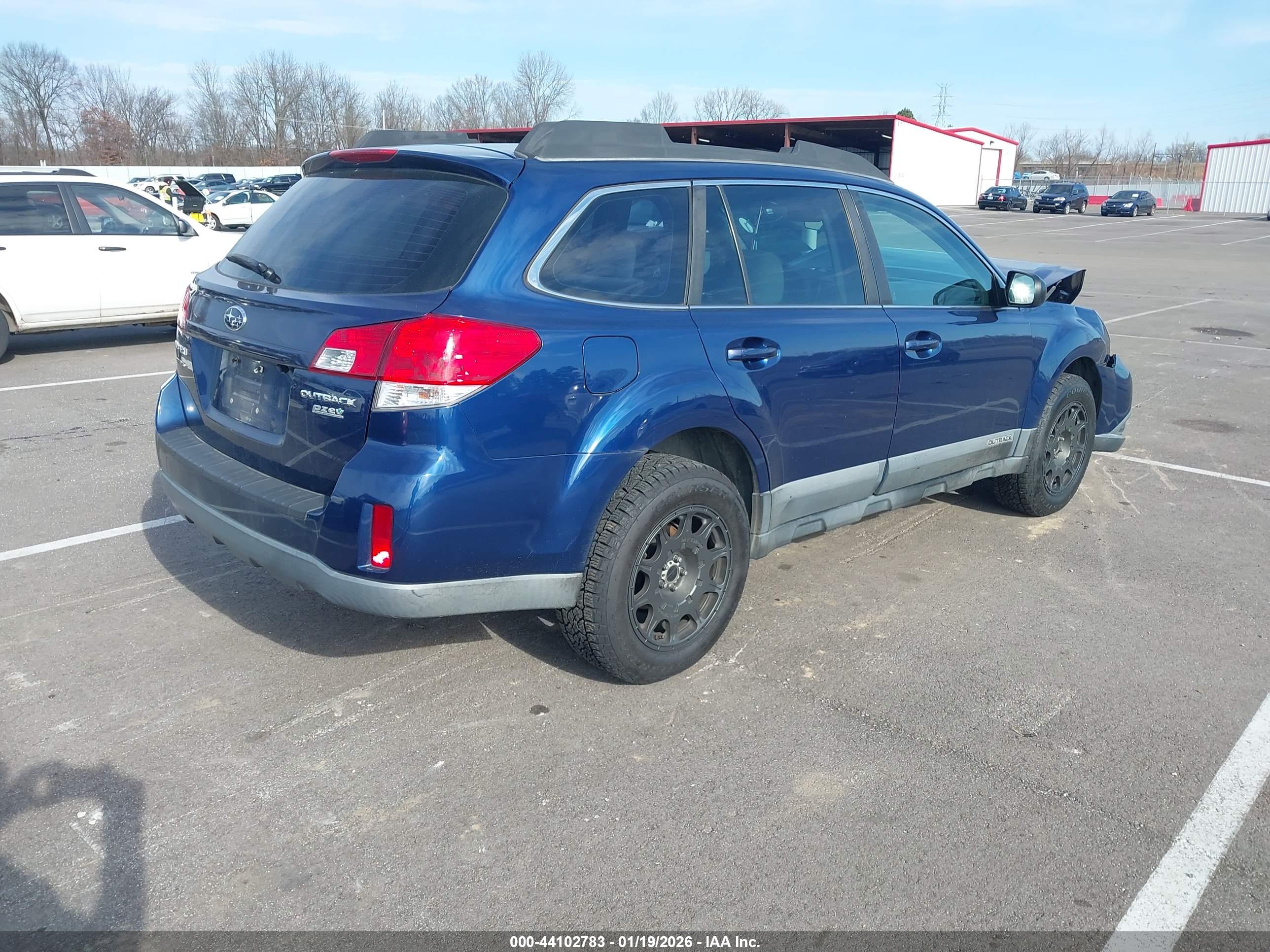 SUBARU OUTBACK image 4