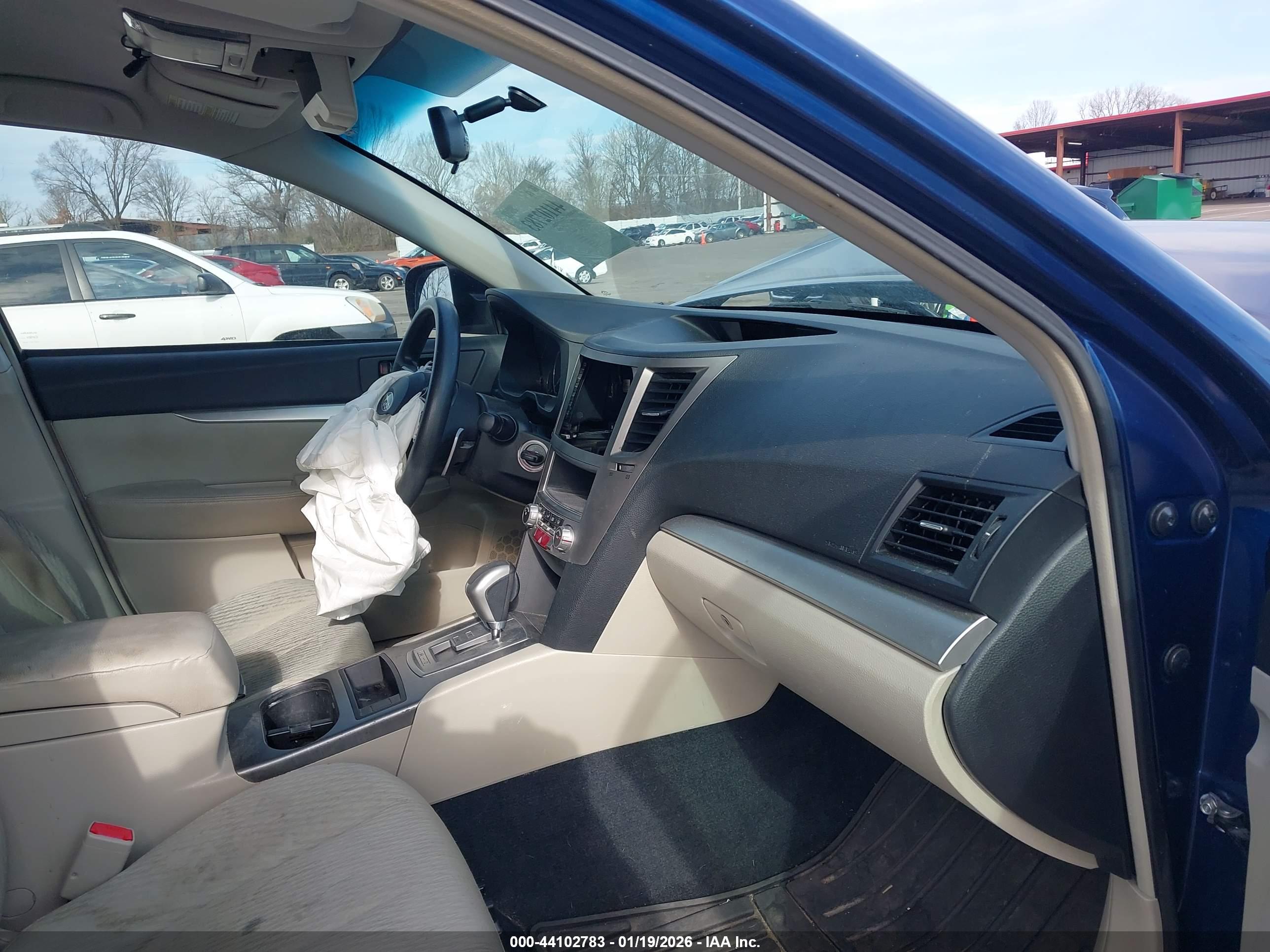SUBARU OUTBACK image 5