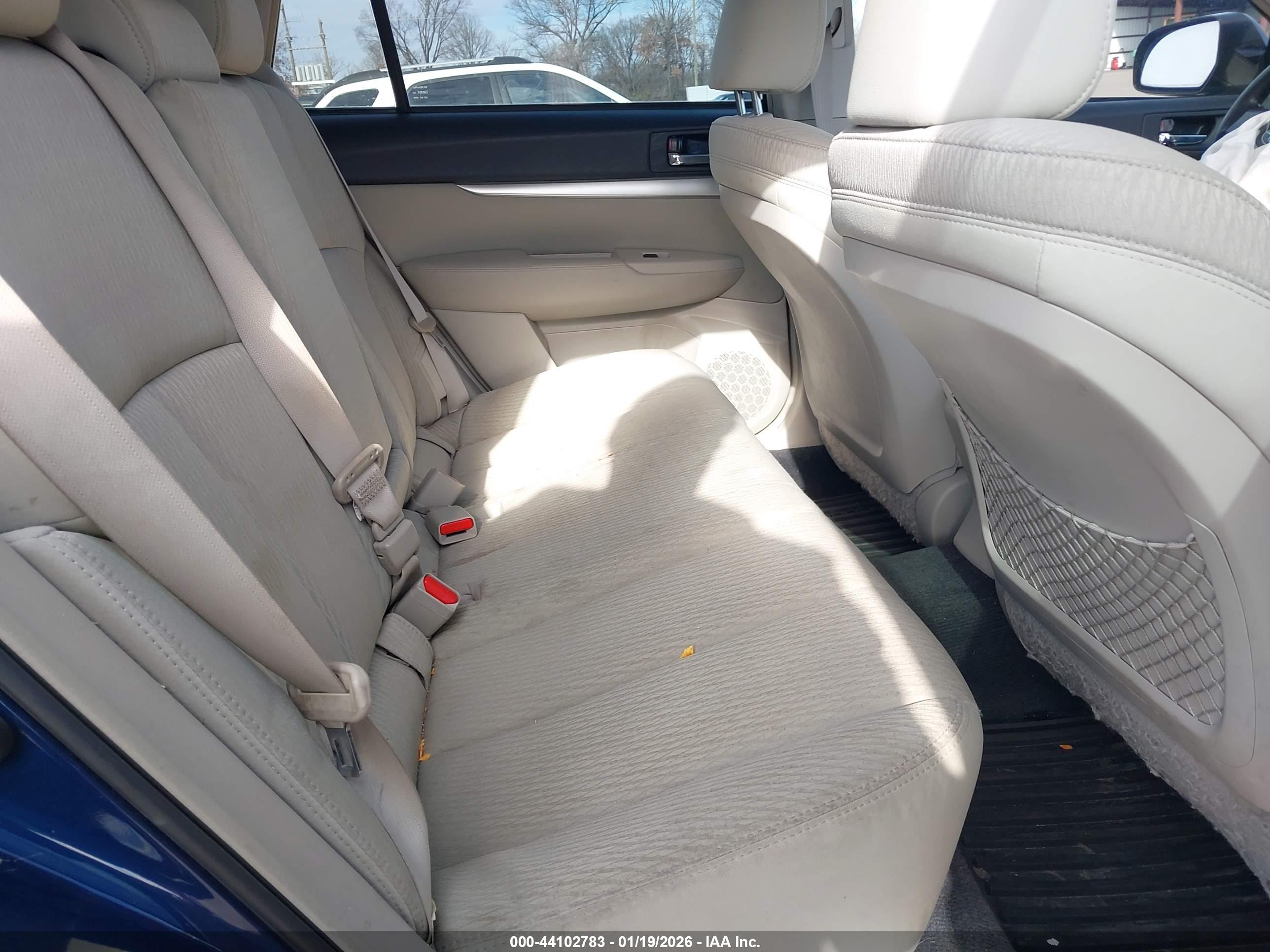 SUBARU OUTBACK image 8