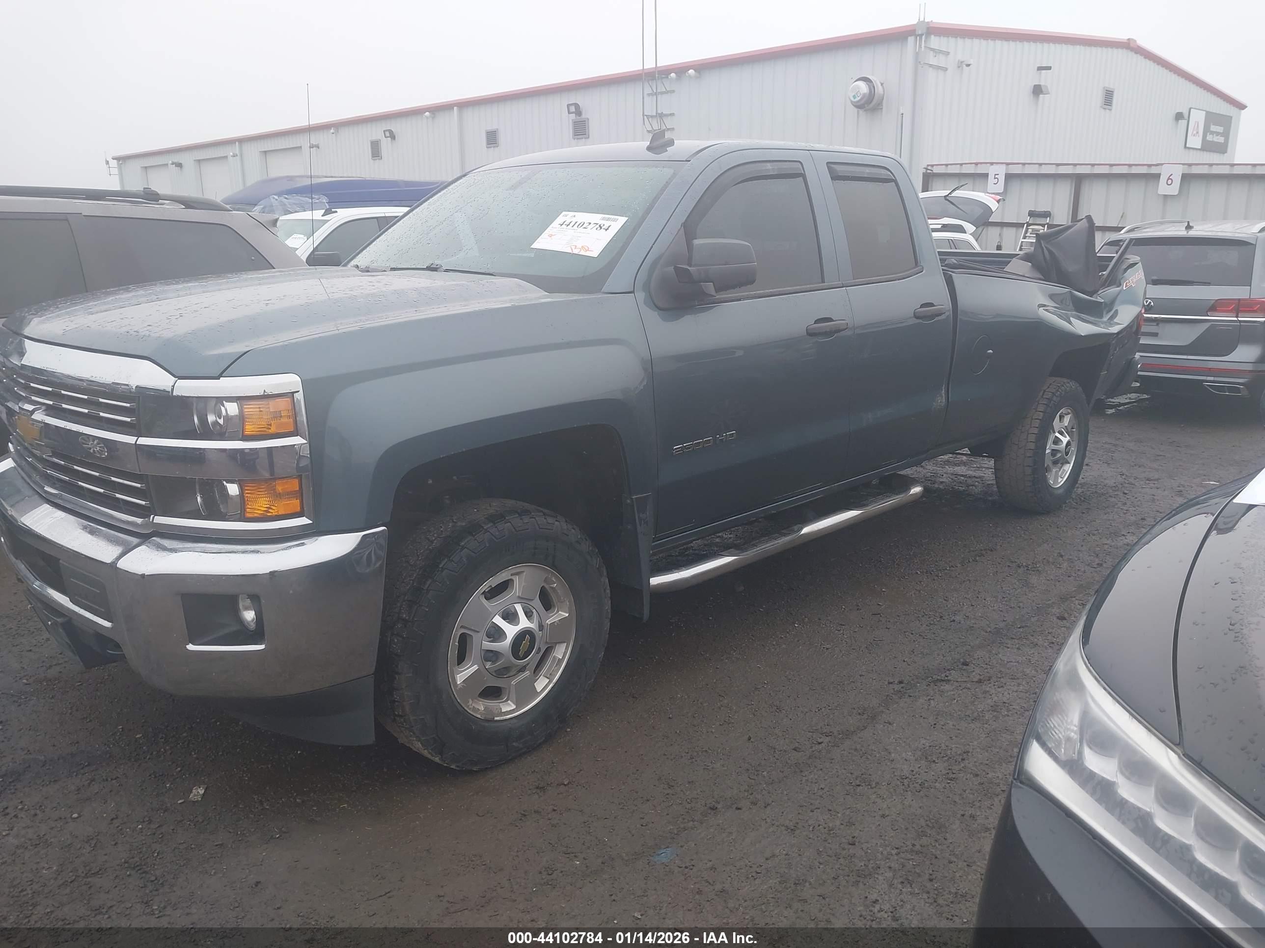 CHEVROLET SILVERADO image 2